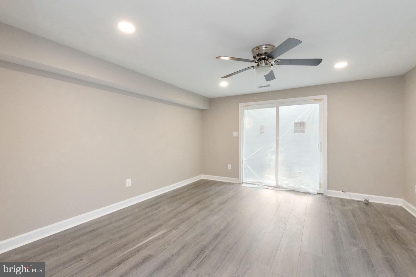 WINDMILL SQUARE - Residential Lease