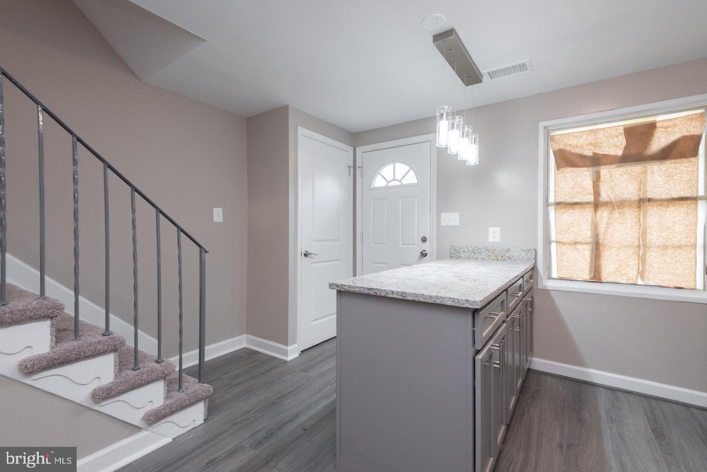 WINDMILL SQUARE - Residential Lease