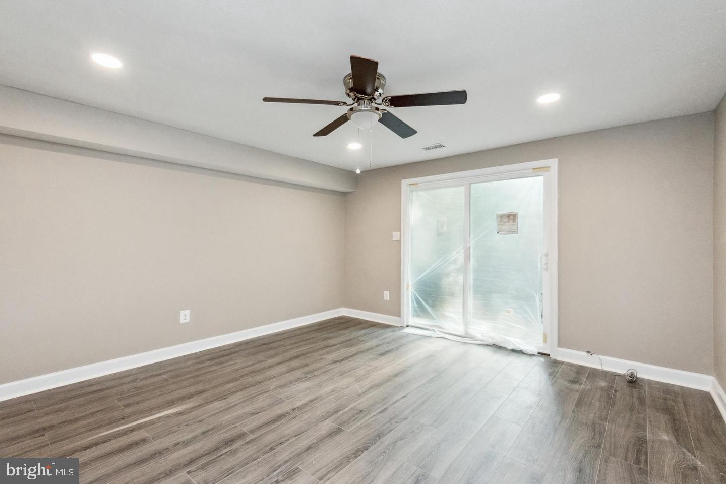 WINDMILL SQUARE - Residential Lease