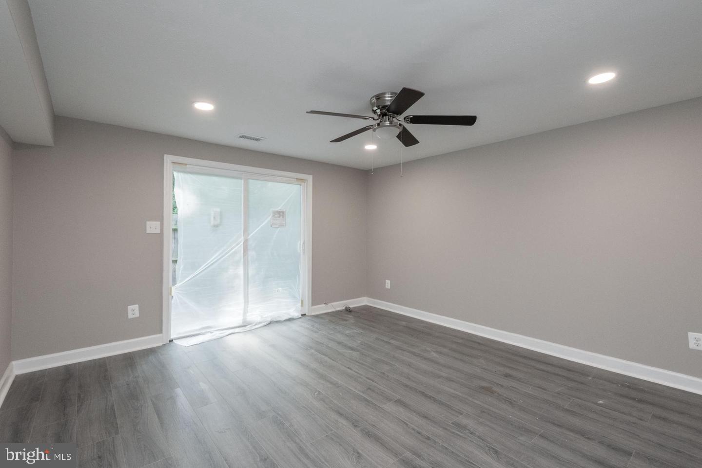 WINDMILL SQUARE - Residential Lease