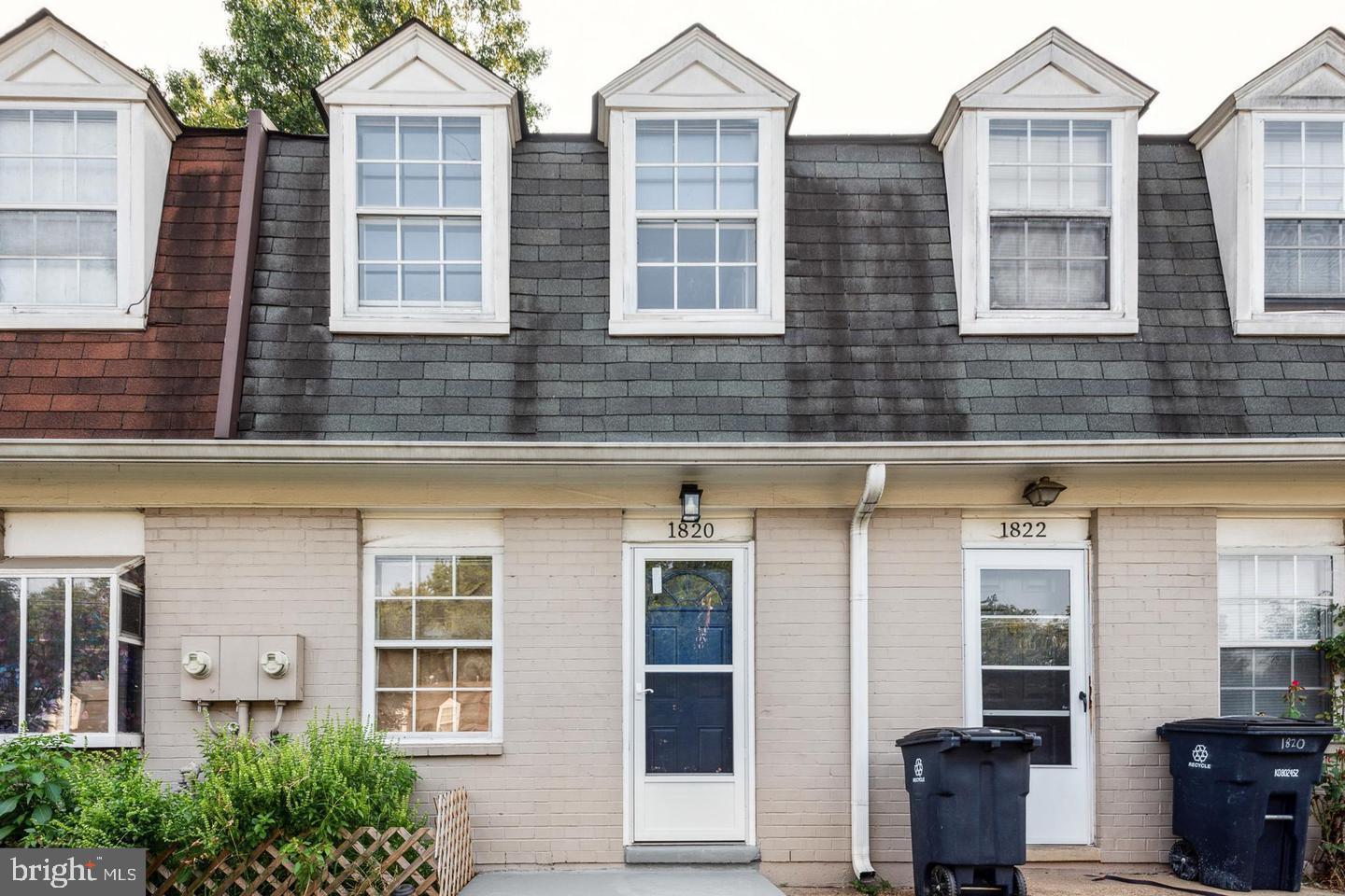 WINDMILL SQUARE - Residential Lease