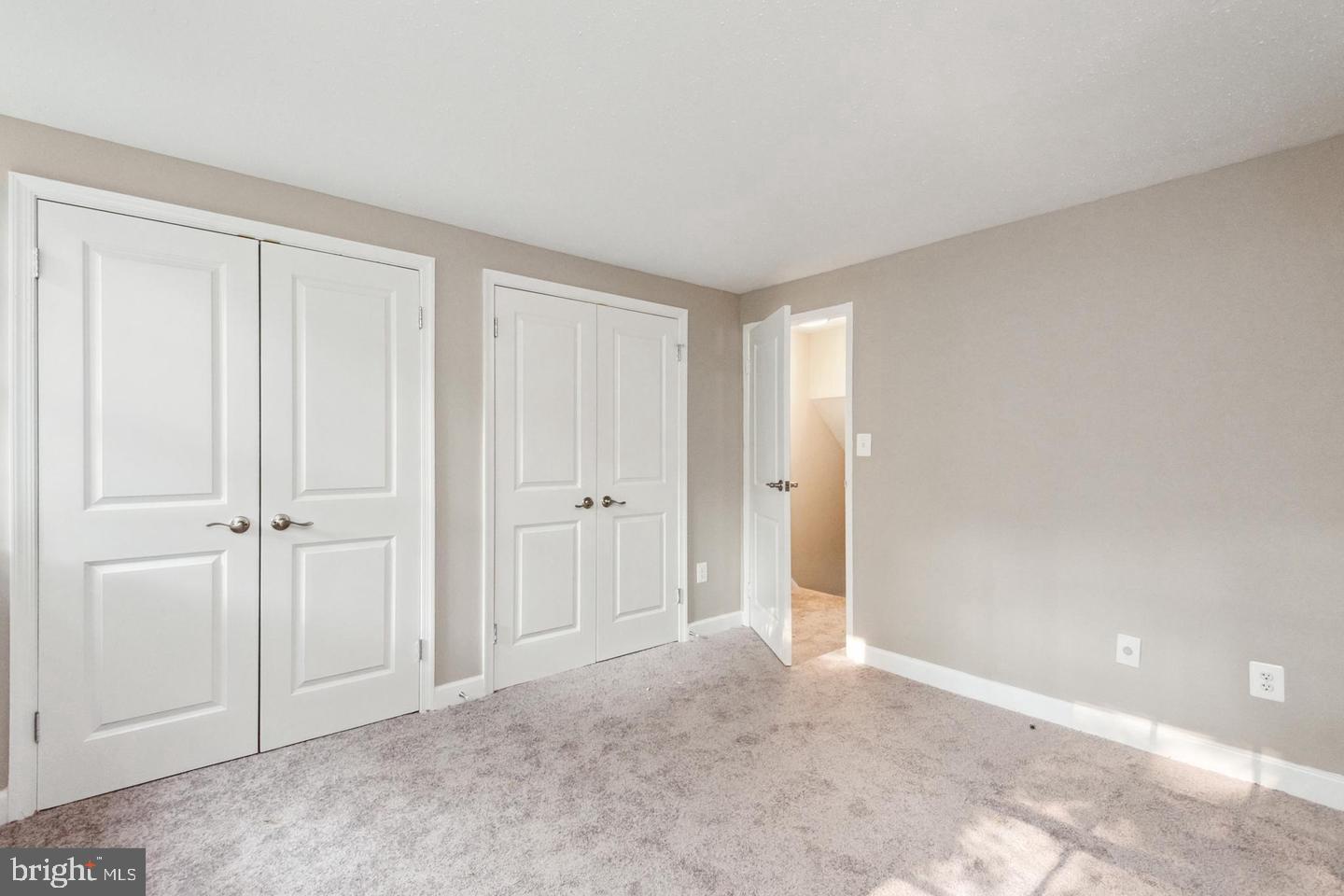 WINDMILL SQUARE - Residential Lease