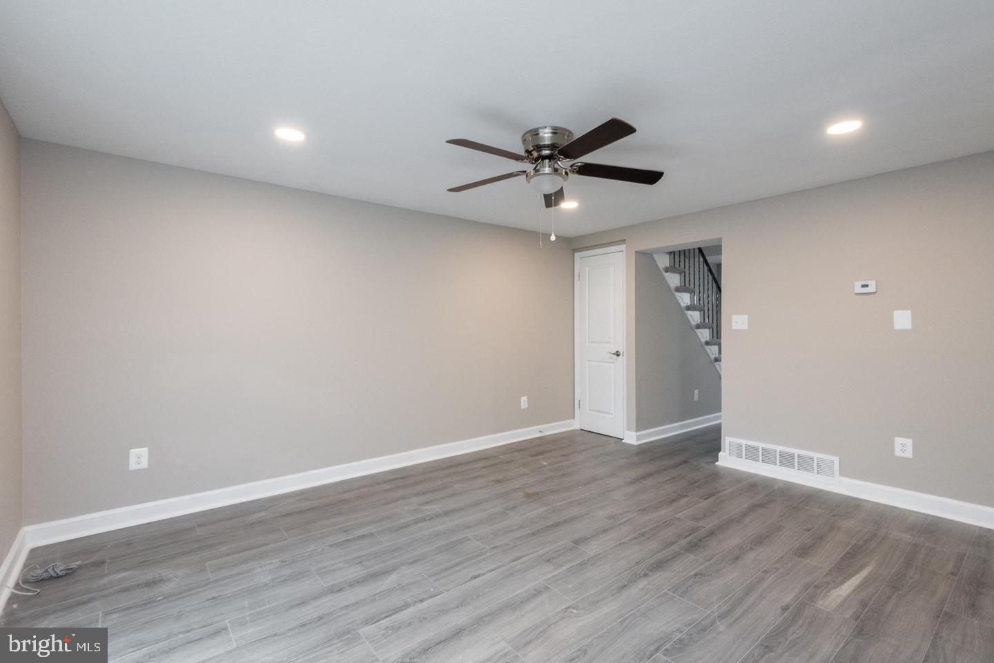 WINDMILL SQUARE - Residential Lease