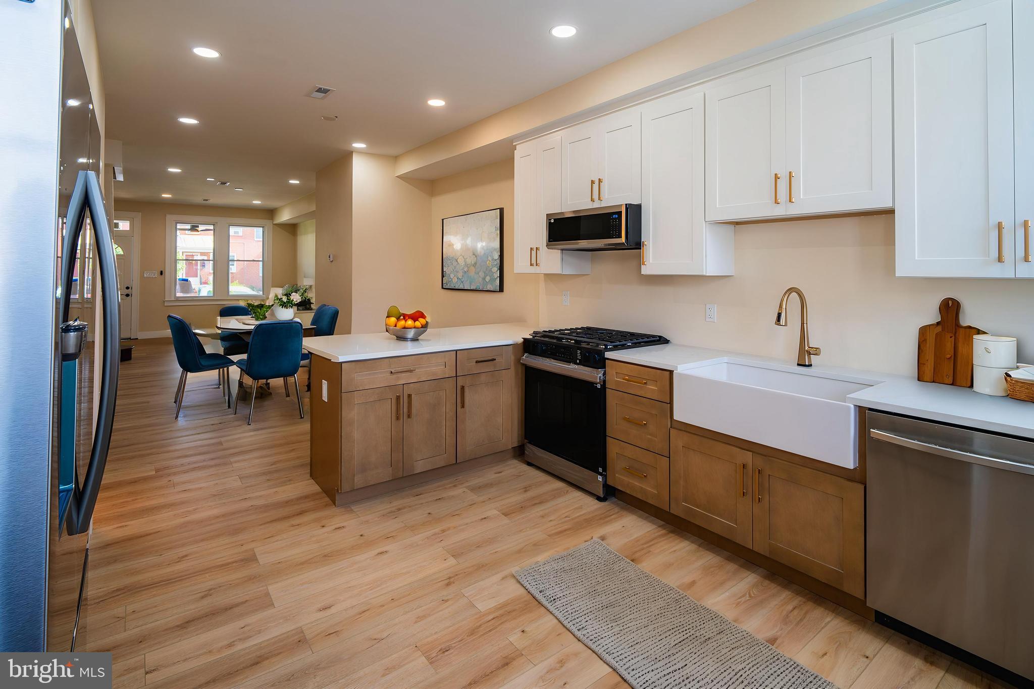 1230 W 37TH STREET