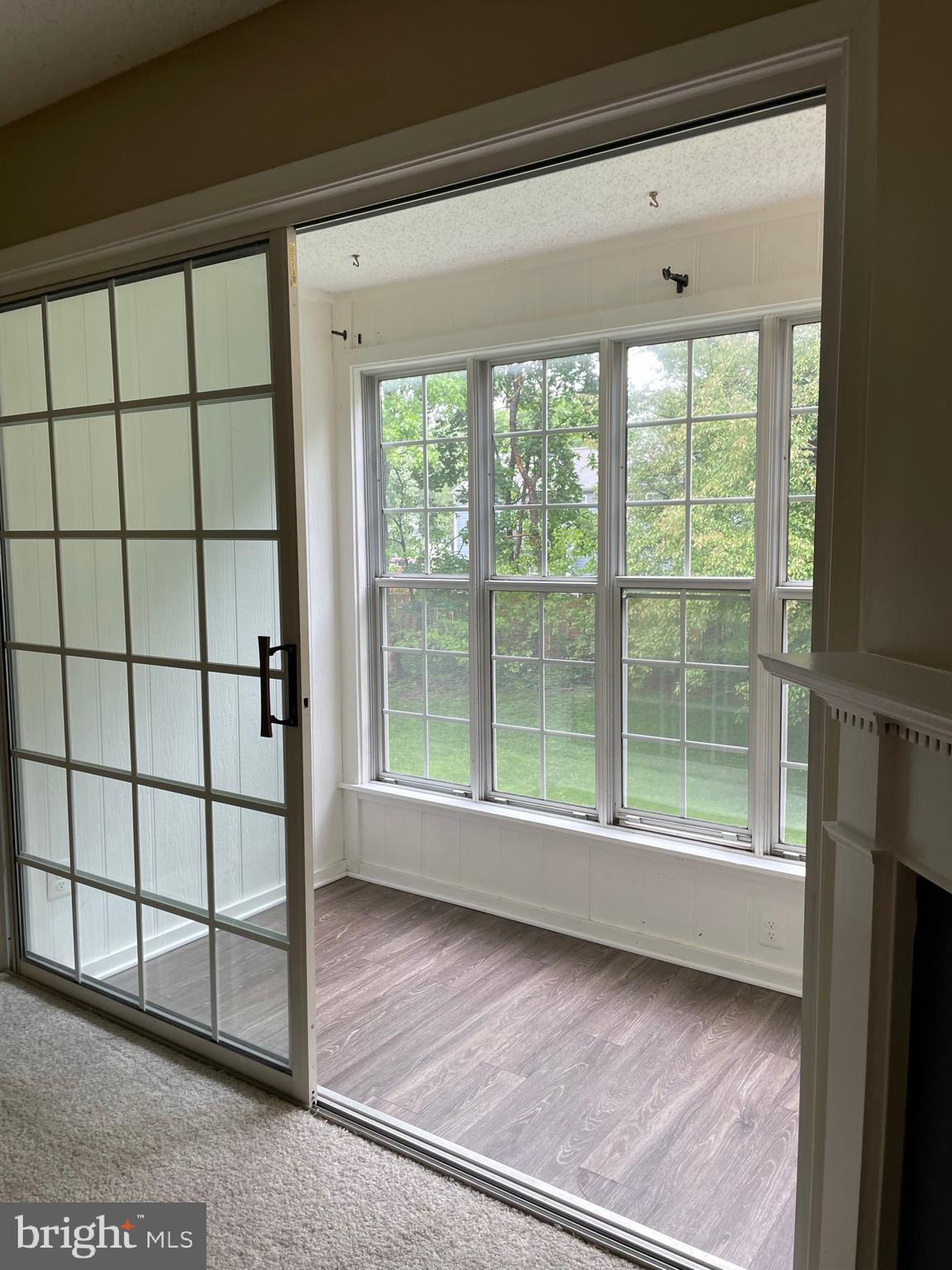 HUNTER'S SQUARE - Residential Lease