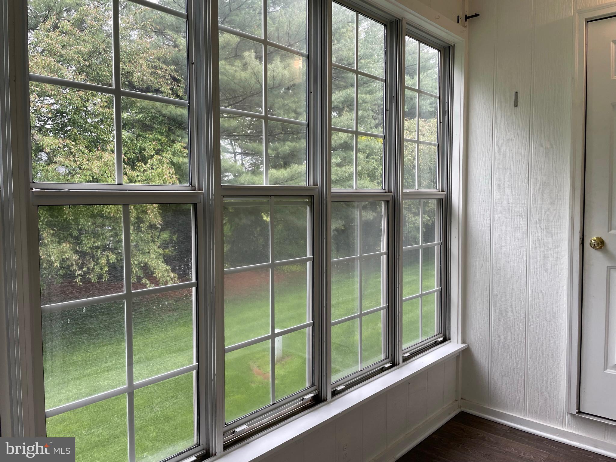 HUNTER'S SQUARE - Residential Lease