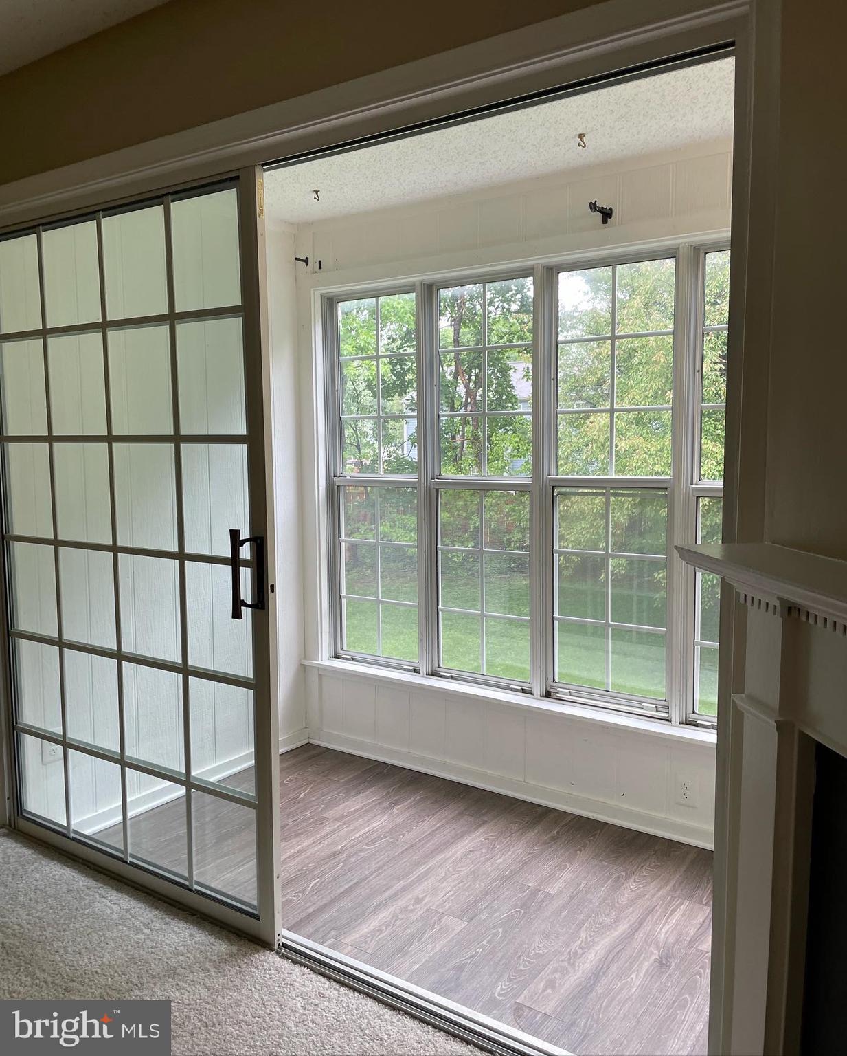 HUNTER'S SQUARE - Residential Lease