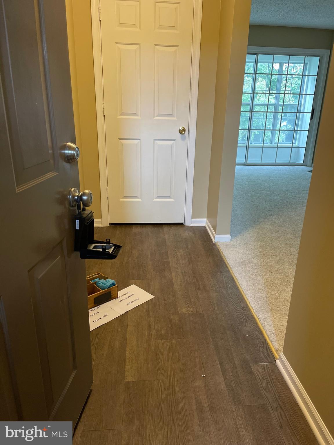 HUNTER'S SQUARE - Residential Lease