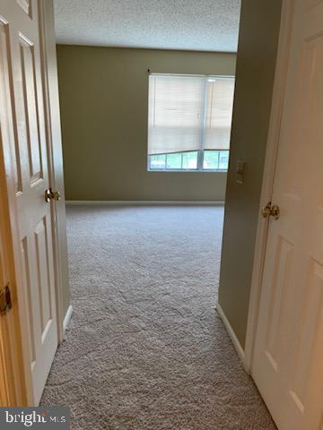 HUNTER'S SQUARE - Residential Lease