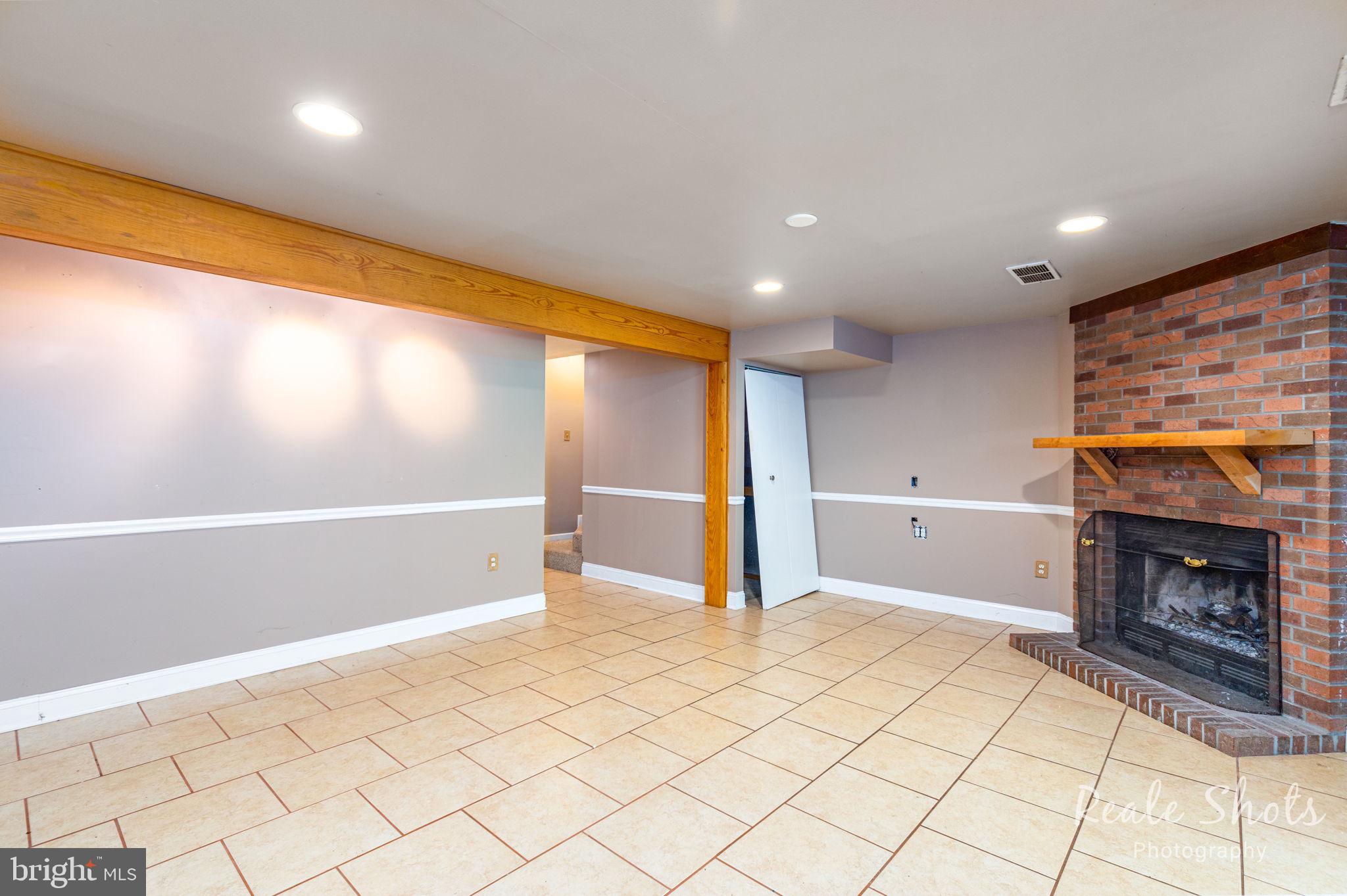 RIVERSIDE - Residential