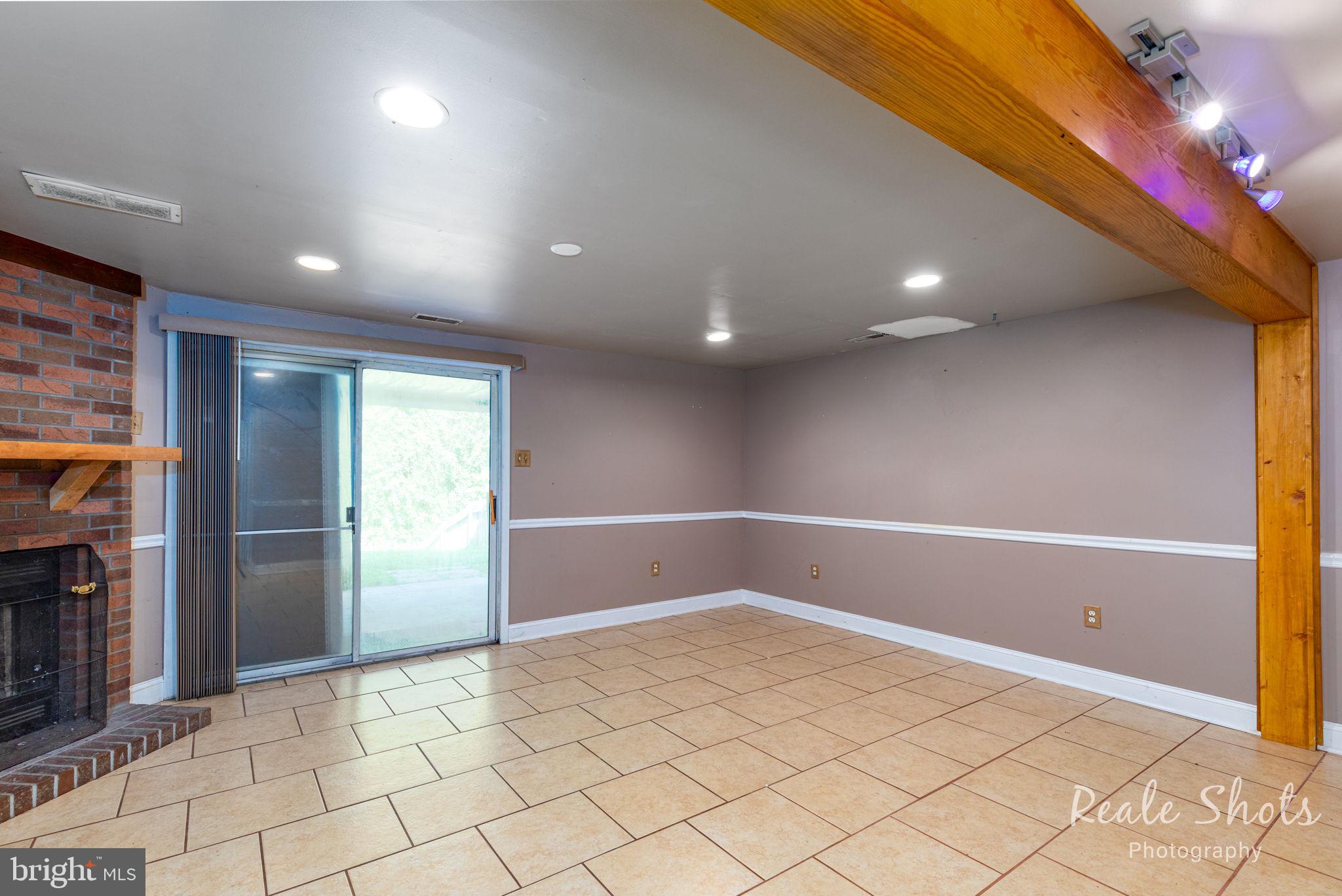 RIVERSIDE - Residential