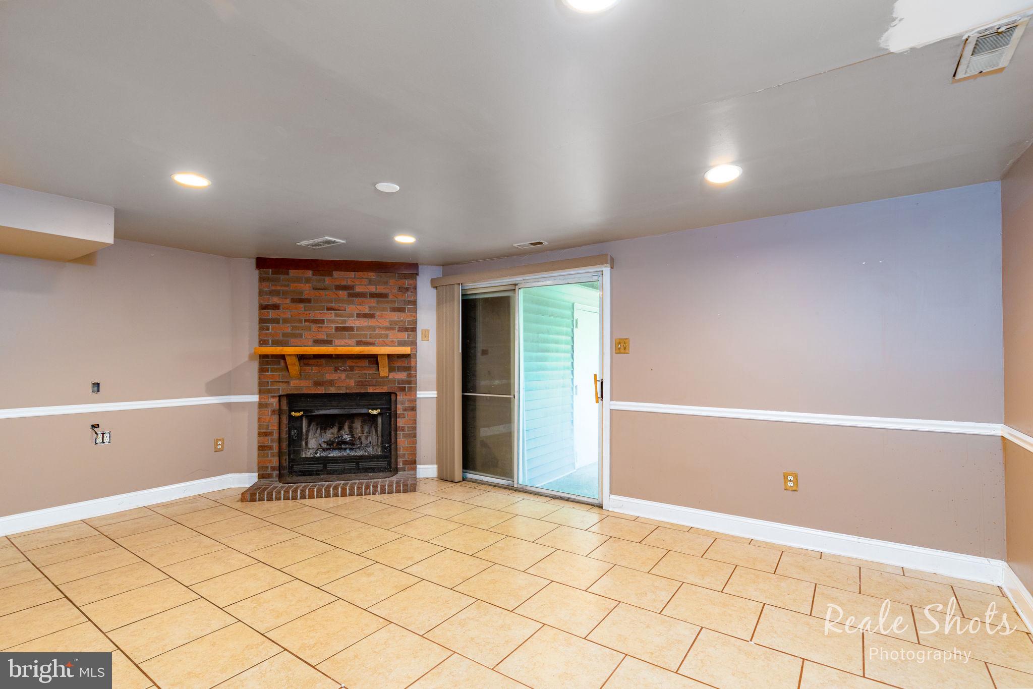 RIVERSIDE - Residential