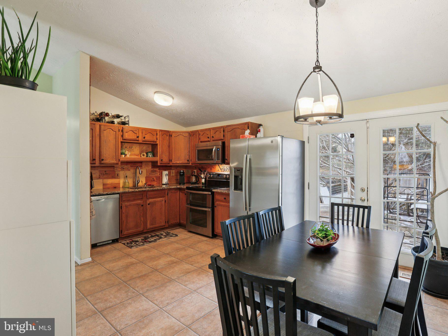 VILLAGE OF BYNUM RUN - Residential