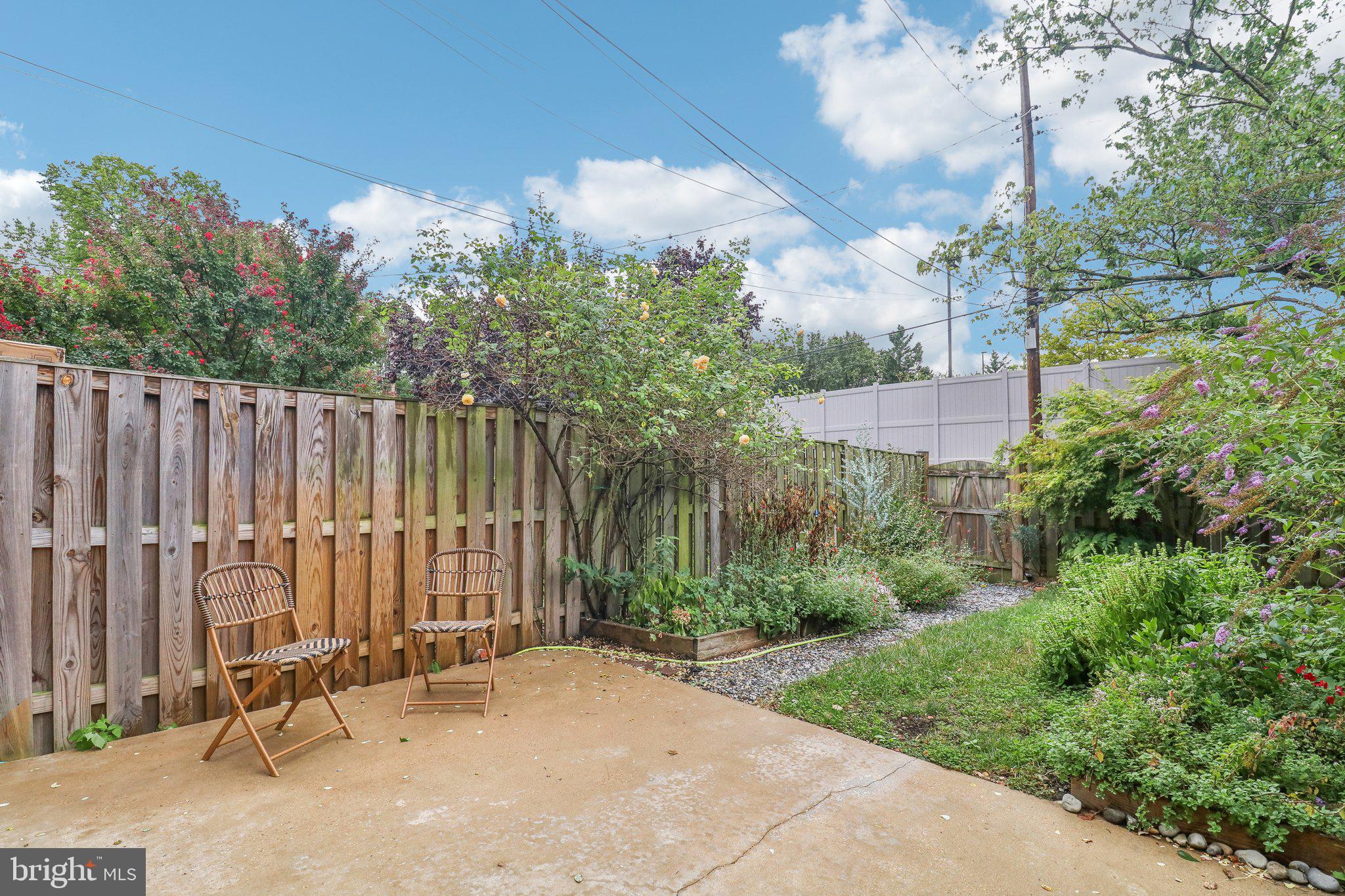 KENWOOD TOWERS - Residential