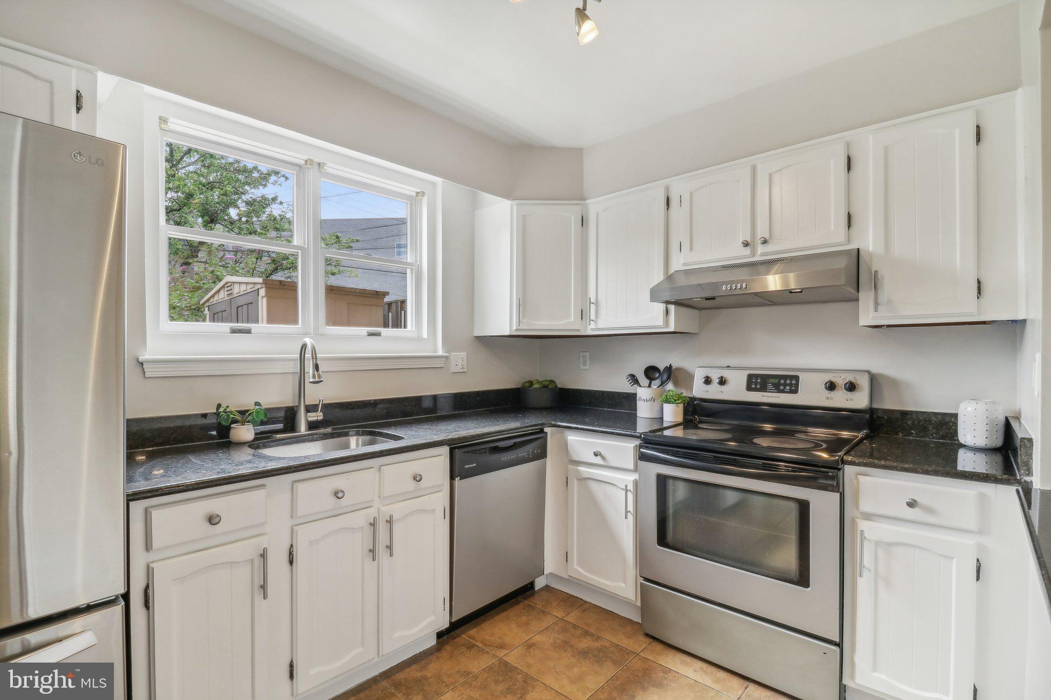 KENWOOD TOWERS - Residential