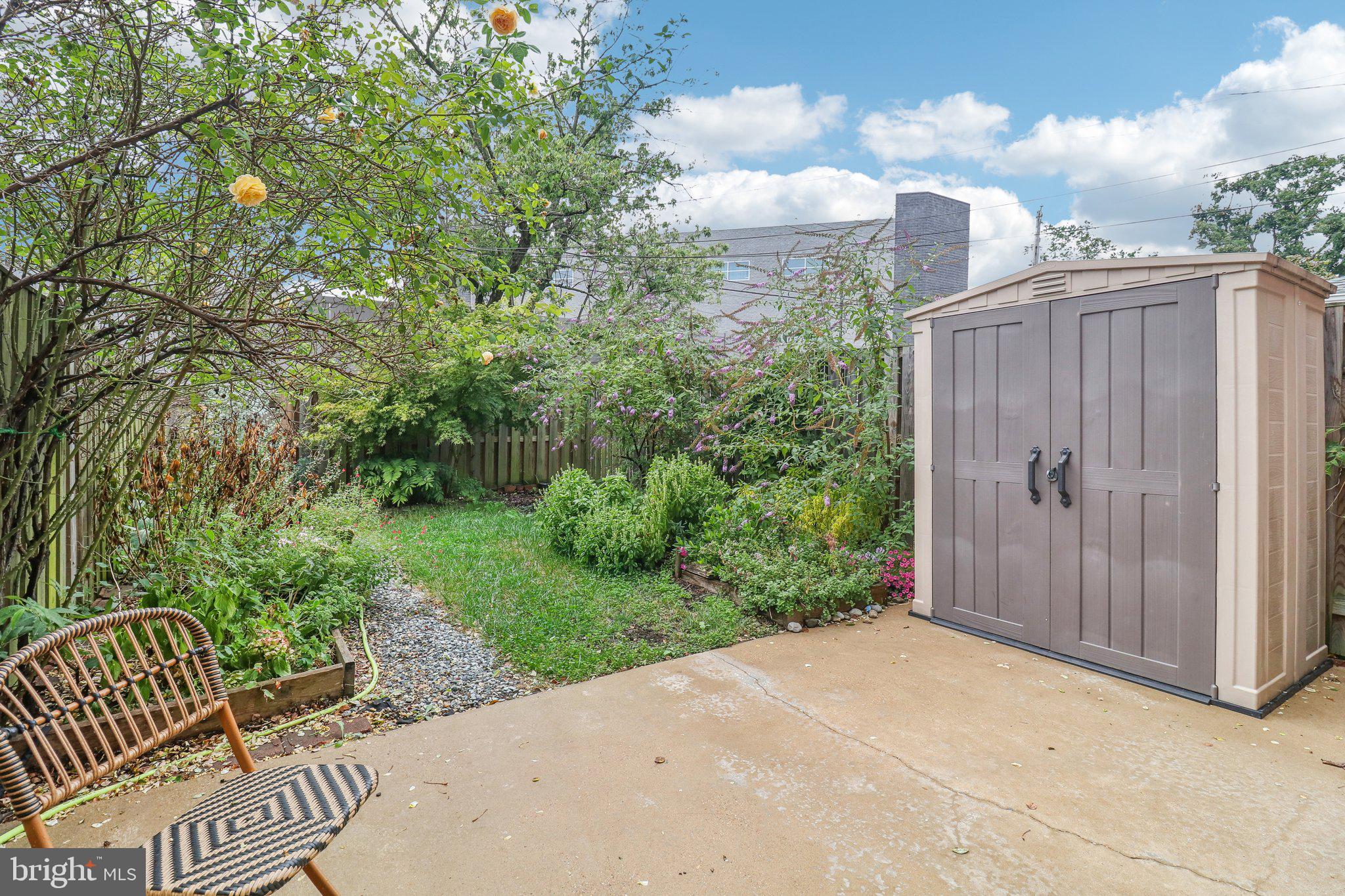 KENWOOD TOWERS - Residential