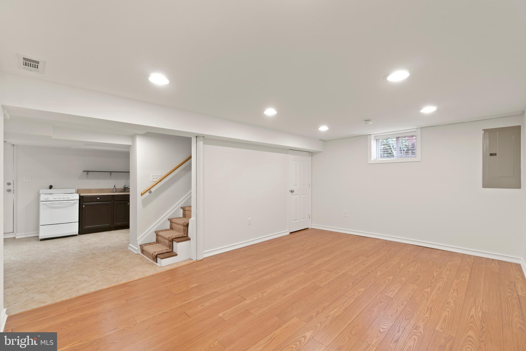 MEMORIAL HEIGHTS - Residential Lease