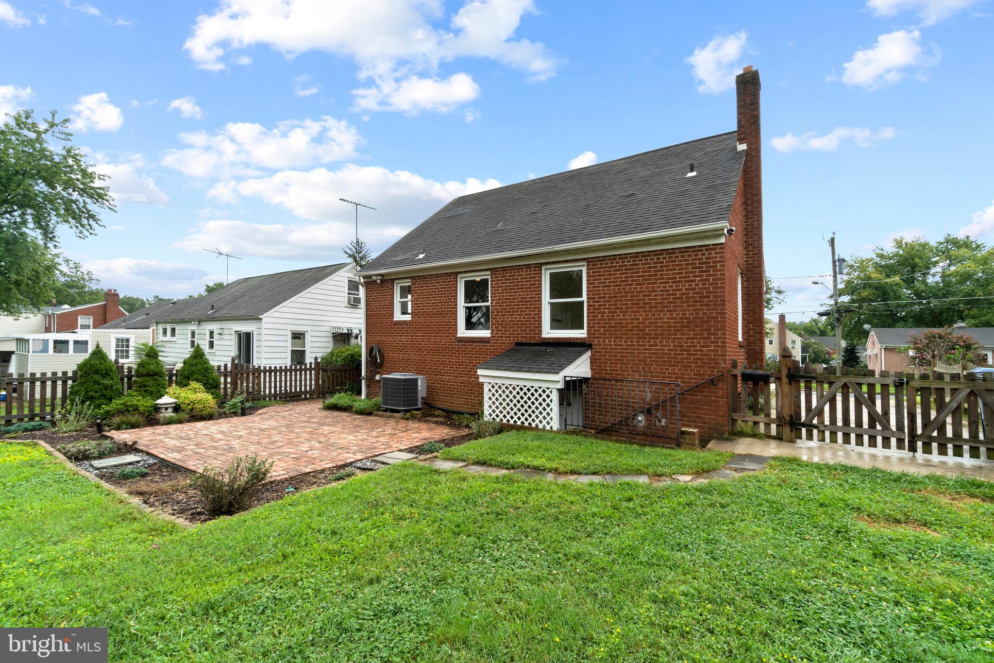 MEMORIAL HEIGHTS - Residential Lease