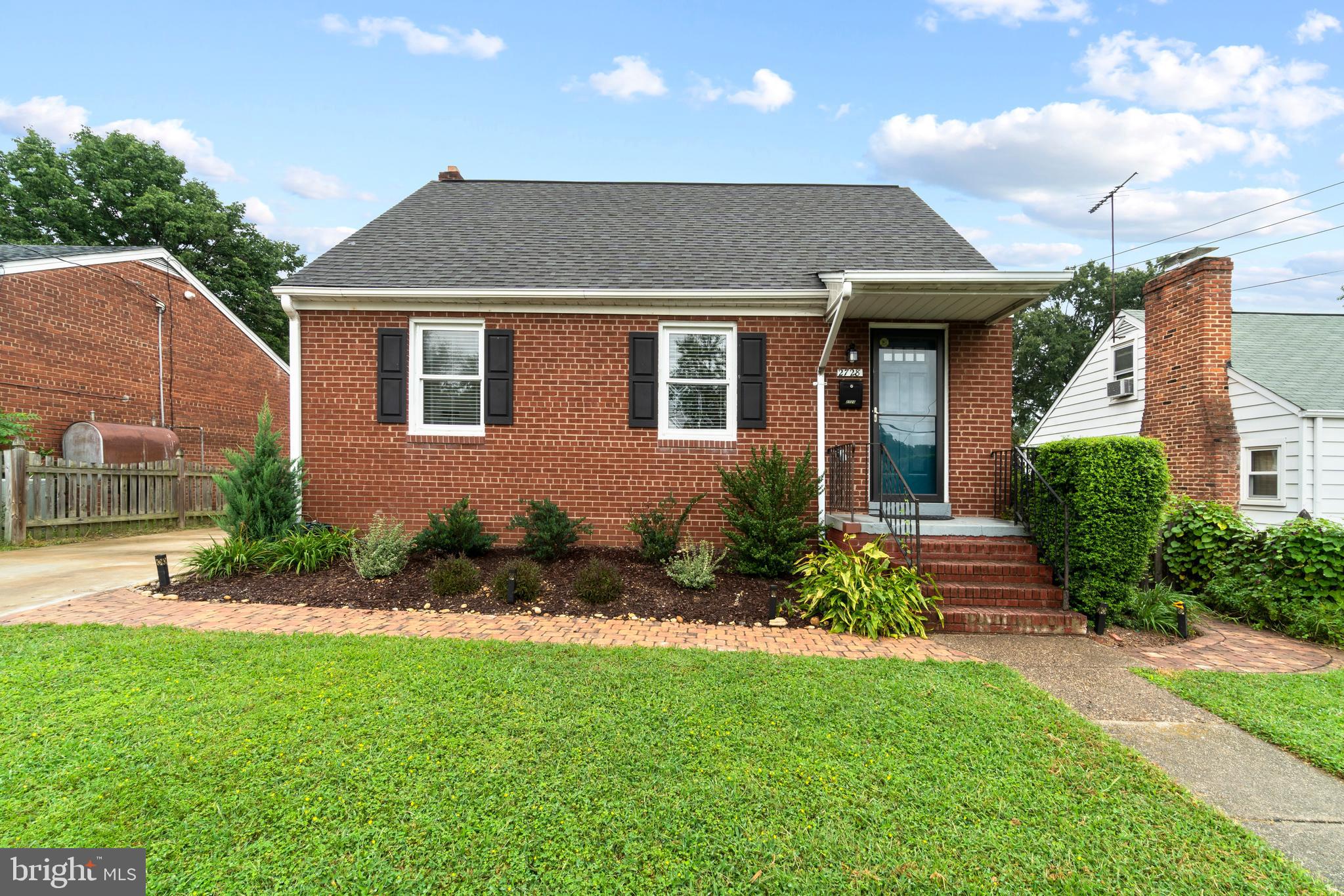 MEMORIAL HEIGHTS - Residential Lease