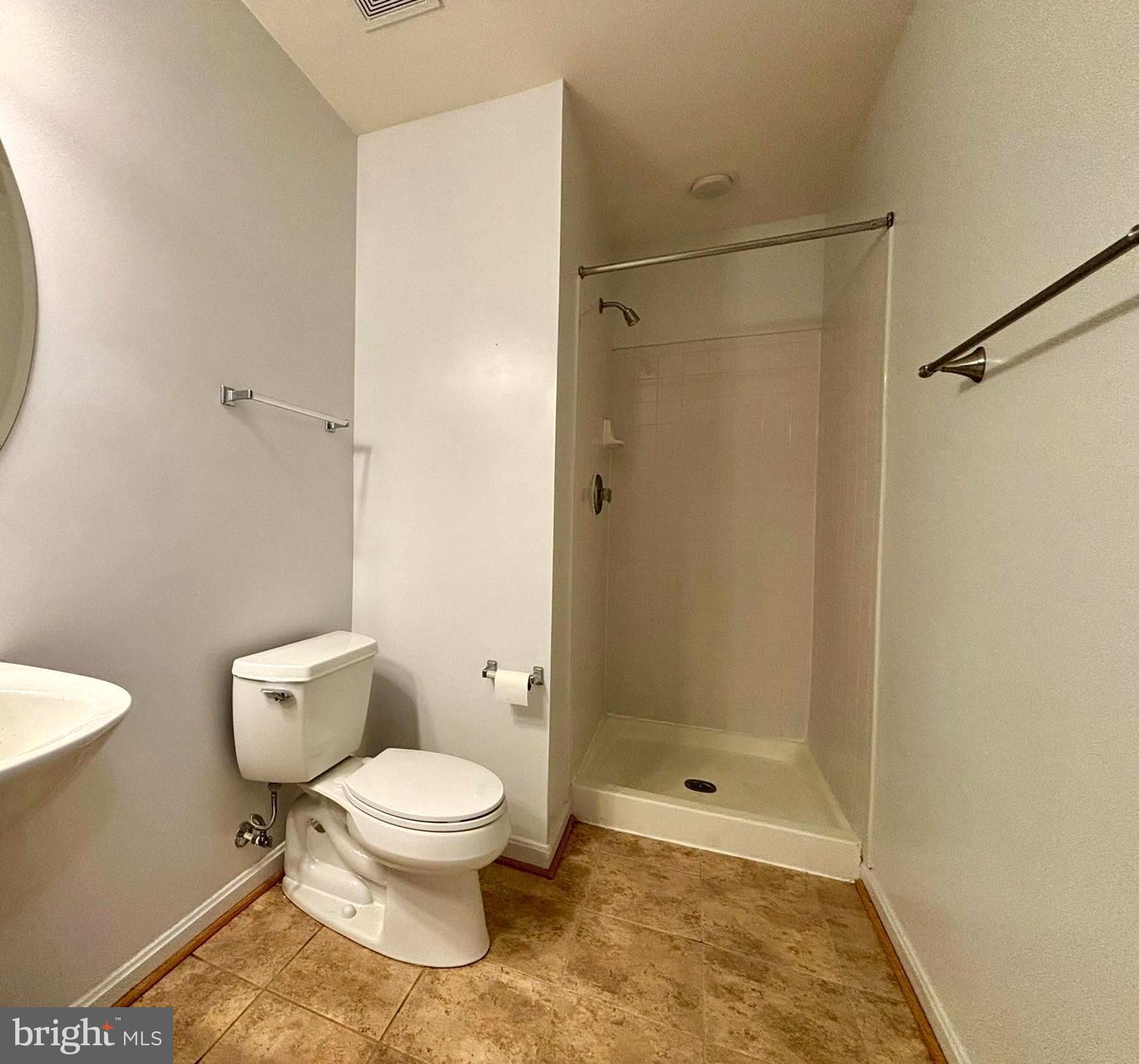 GROVEWOOD - Residential Lease