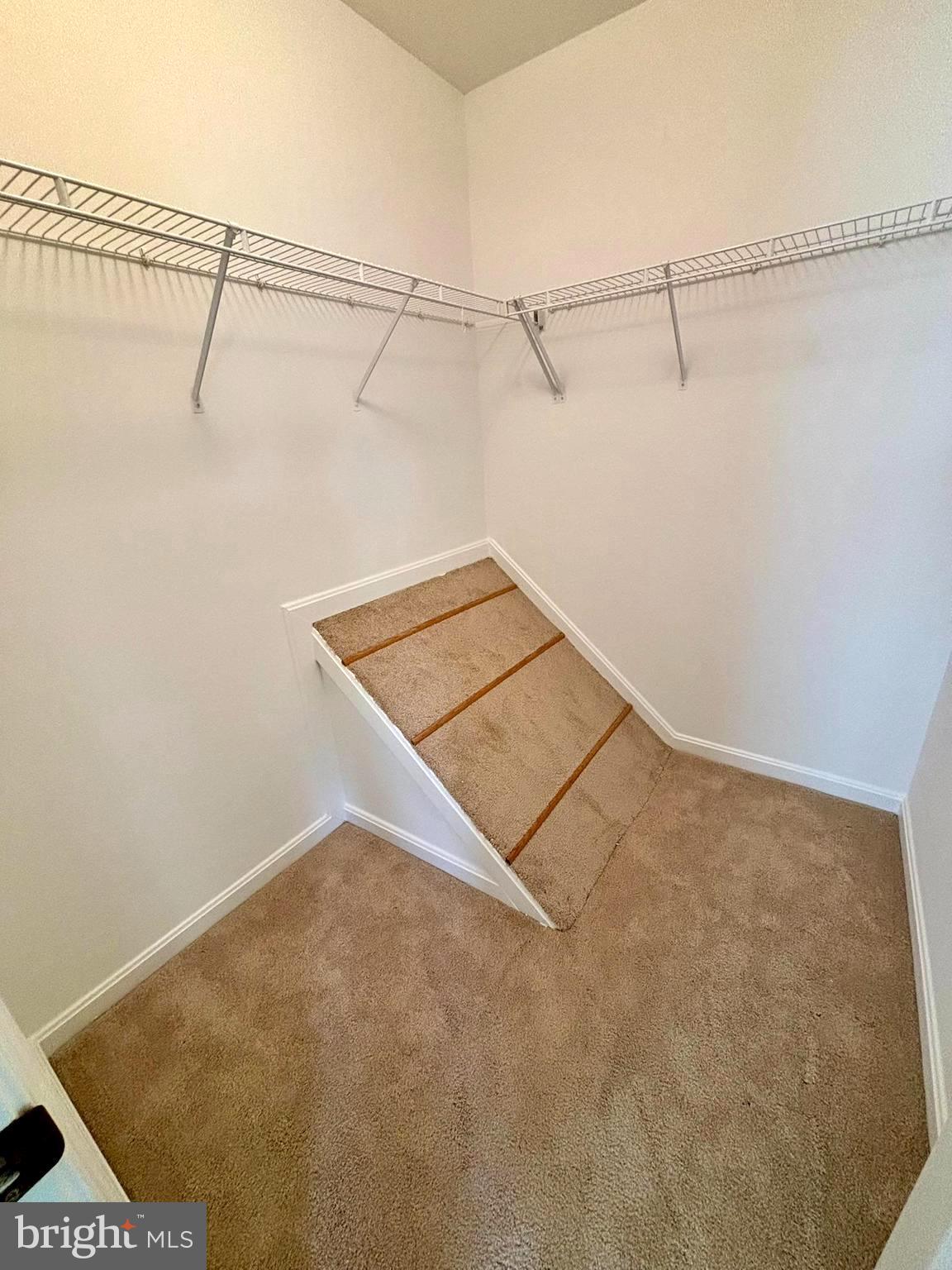 GROVEWOOD - Residential Lease