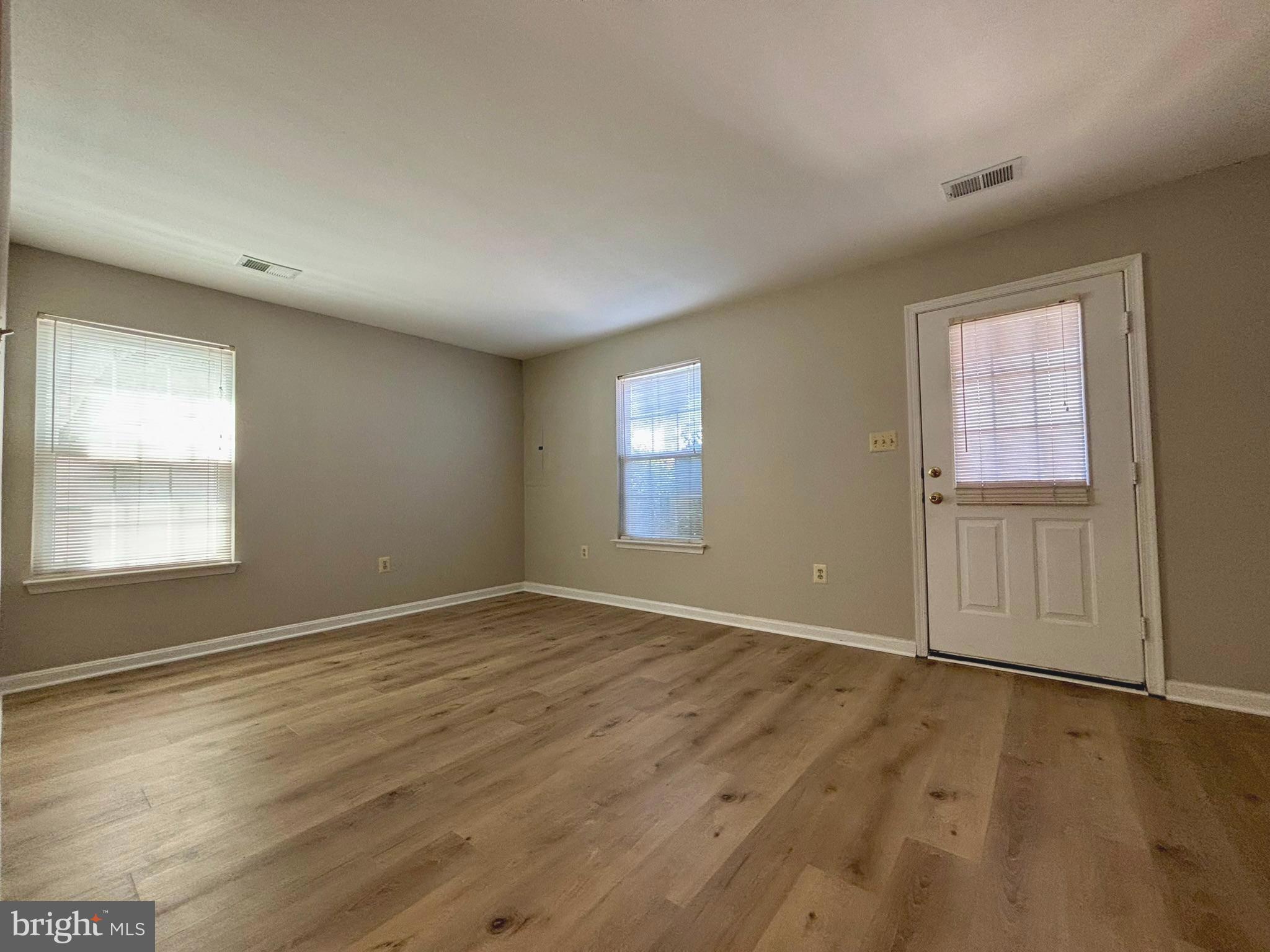 GROVEWOOD - Residential Lease