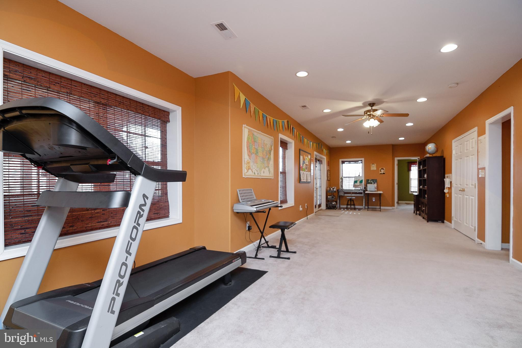 POPLAR HILLS - Residential