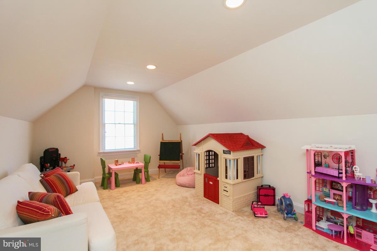 WEST CHEVY CHASE HEIGHTS - Residential