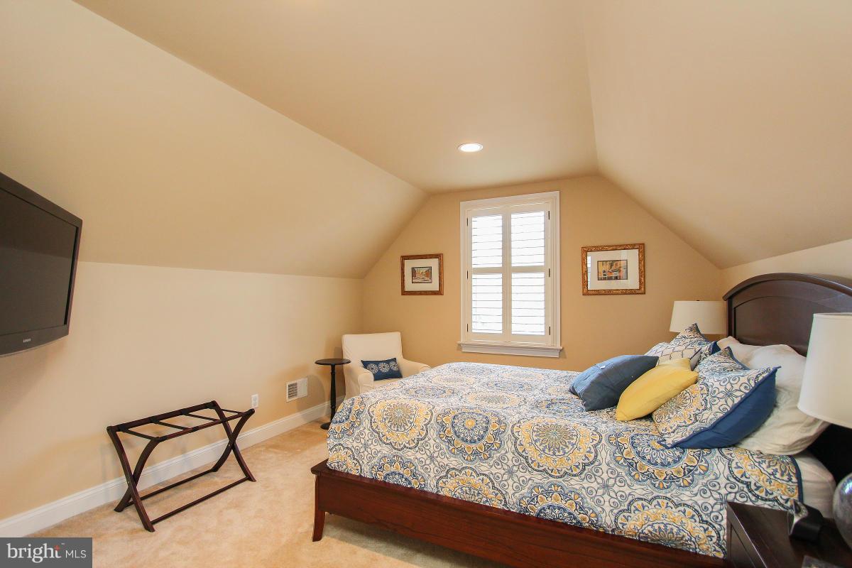 WEST CHEVY CHASE HEIGHTS - Residential