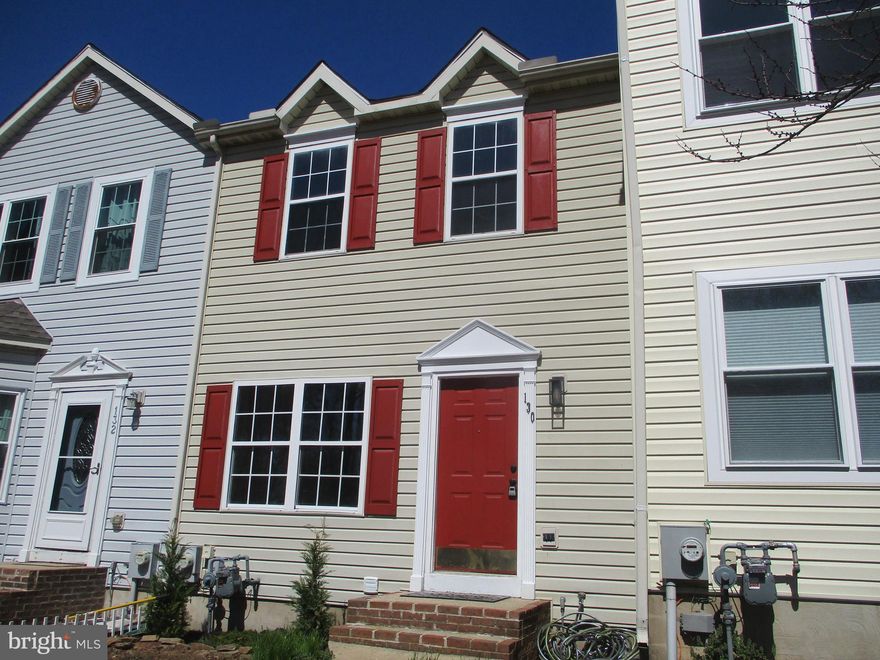 Washington Woods Three bedroom , 1.5 bath townhome .  Move in ready with new carpet, new luxury vinyl plank, new paint, new granite counter tops in kitchen and baths, new roof, new lights exterior and interior, and new stainless steel appliances.  HVAC has been replaced and lawn has been removed and reseeded. Upper level bedrooms have cathedral ceilings, while the main bathroom has a soaking tub as well as a shower. This home has a large eat in kitchen, with a finished lower walk out level, and deck in rear. Located close to major commuter routes and Delaware tax free shopping.  Call now to tour!