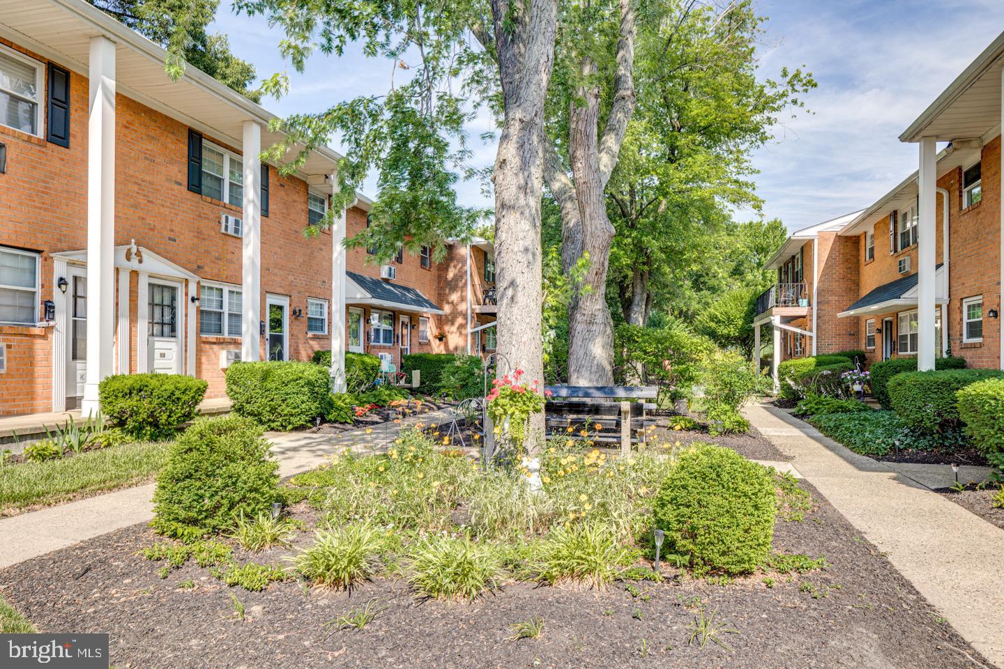 340 WOODLAWN TERRACE F5