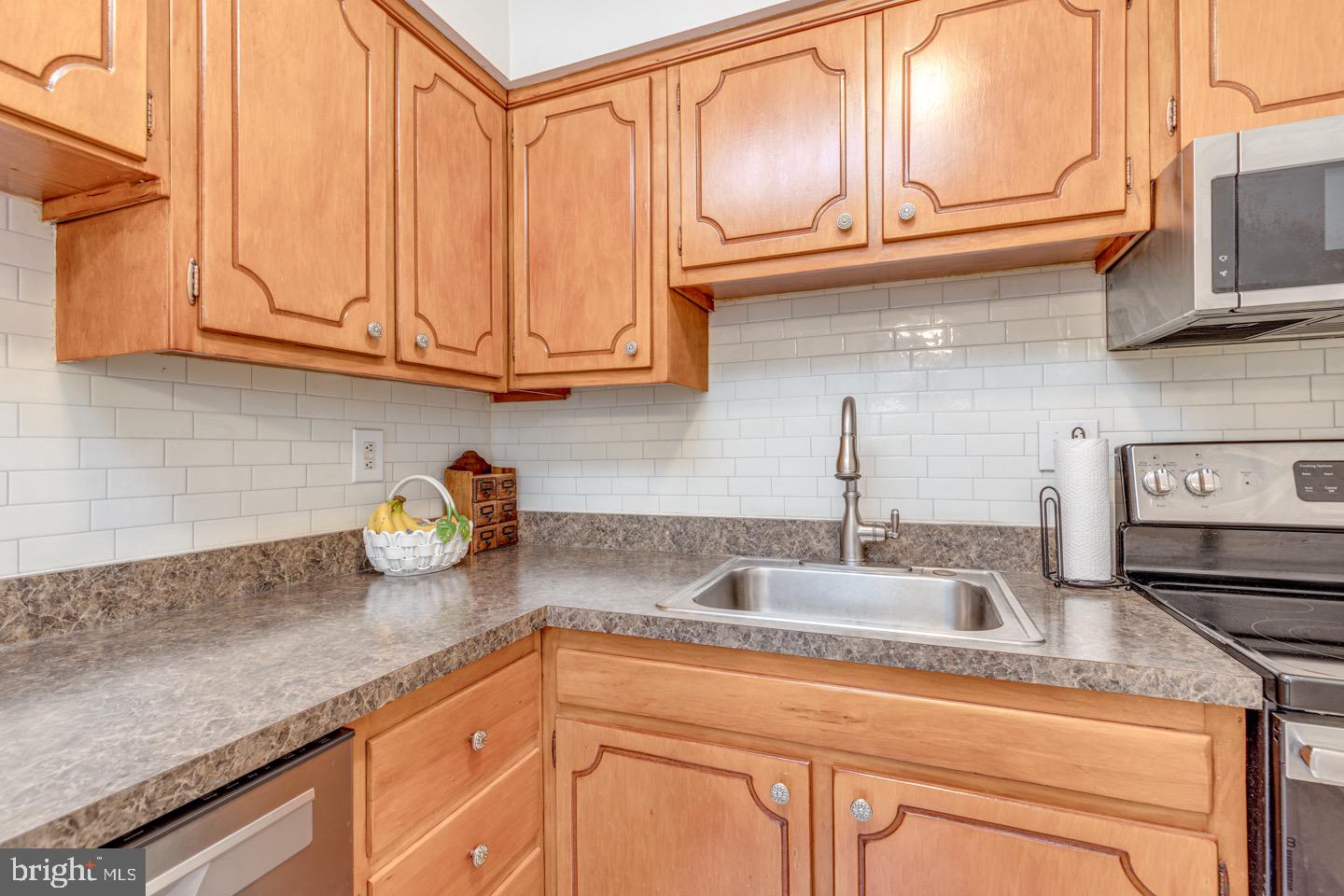 340 WOODLAWN TERRACE F5