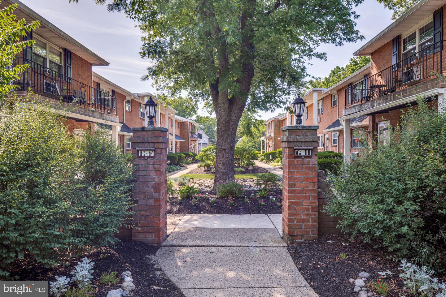 340 WOODLAWN TERRACE F5