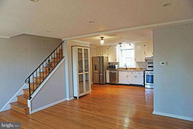 WARWICK VILLAGE - Residential Lease