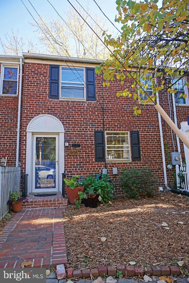 WARWICK VILLAGE - Residential Lease