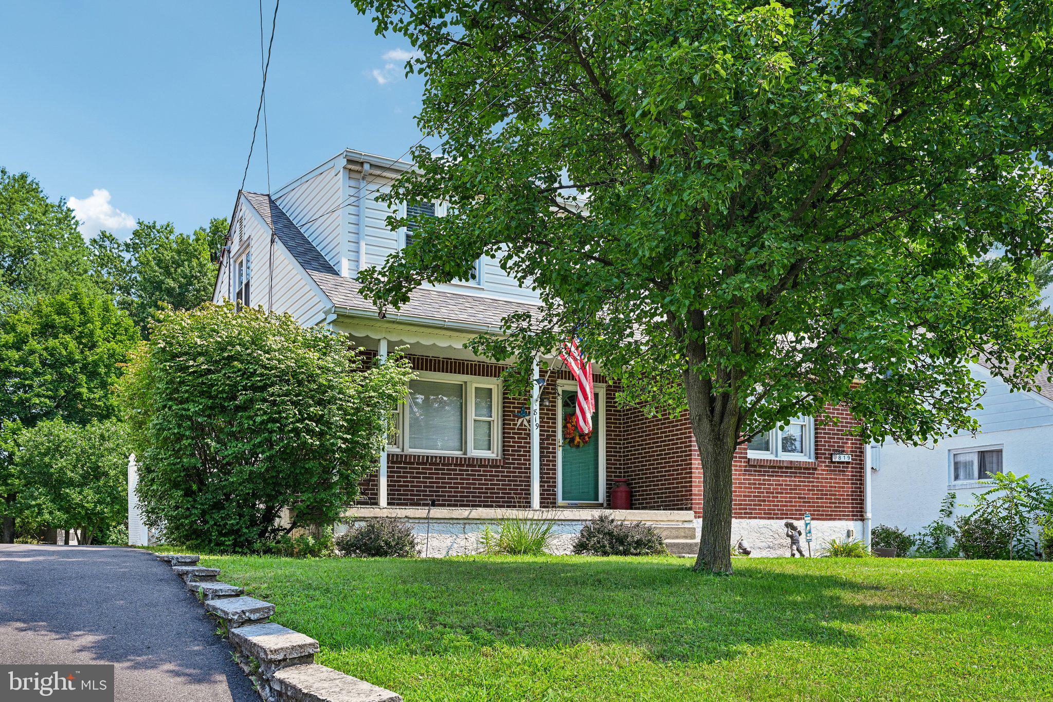819 E HANCOCK STREET