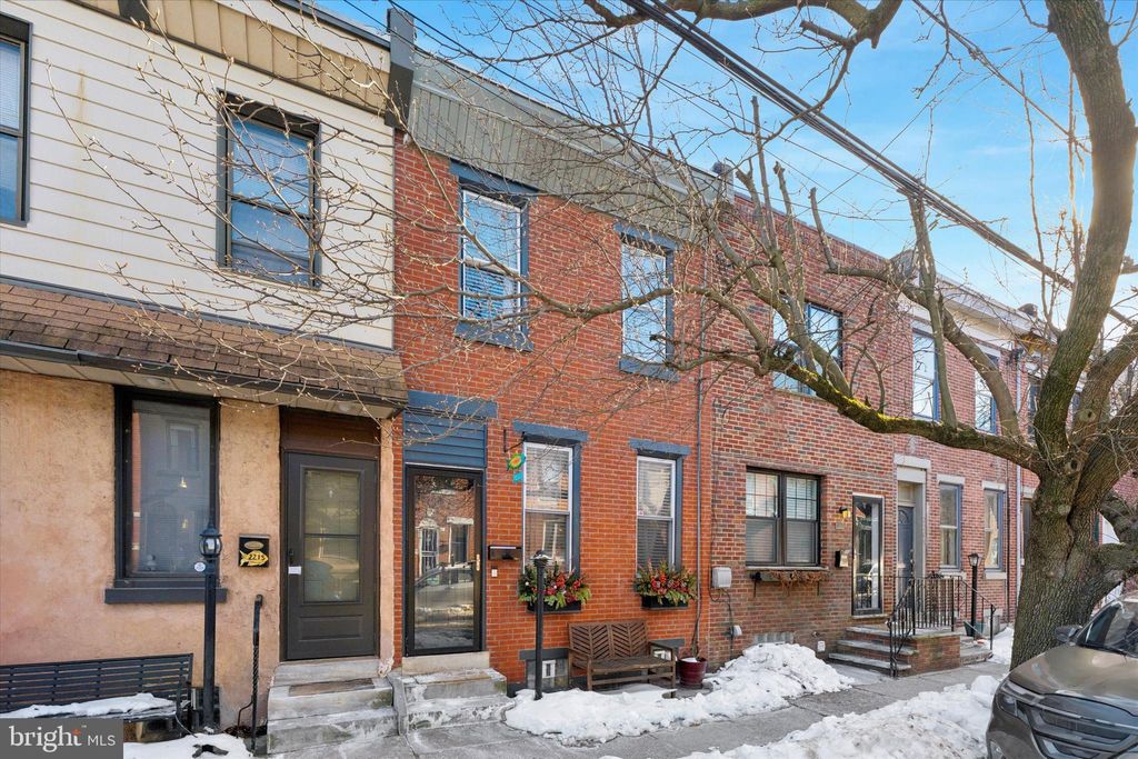 Photo of 2213 Tulip Street, PHILADELPHIA, PA 19125 (MLS # PAPH2582662)