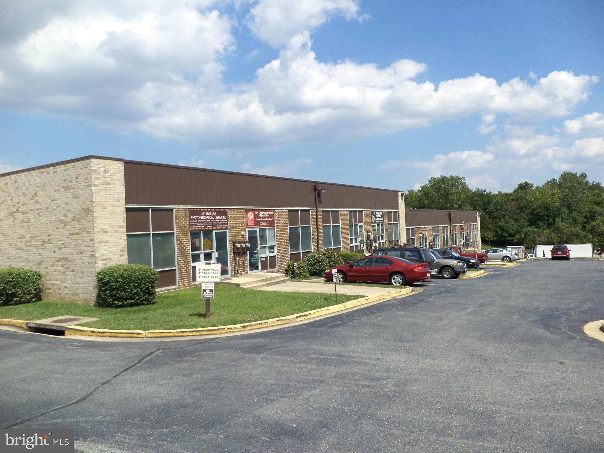 FULLY FINISHED DRIVE-IN WAREHOUSE SPACE WITH ONE OFFICE, WET BAR, STORAGE AND BATHROOM, CENTRAL A/C, 1250 SQFT OF SPACE SUITABLE FOR FLEX, HIGH TECH SHOWROOM, WHOLESALE, SERVICE AND STORAGE USES. RENT INCLUDES CAM, WATER, TRASH, SHARED CONF ROOM USE.. VERY CLEAN LIGHT-USE BUSINESS PARK.**GREAT LOCATION**15 MIN TO D.C. & ALEX,30 MIN TO ROCKVILLE ,TYSONS,