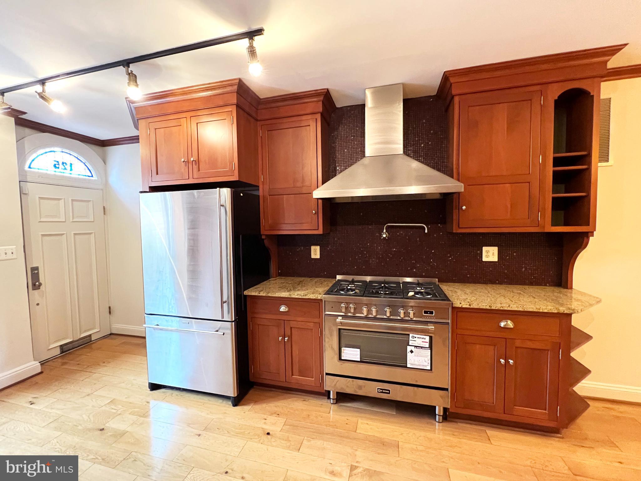 FEDERAL HILL HISTORIC DISTRICT - Residential Lease