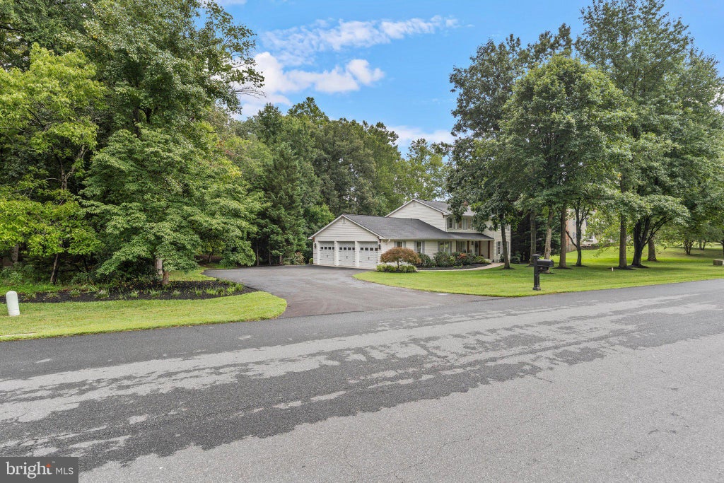 Photo of 687 Santa Maria Lane, DAVIDSONVILLE, MD 21035 (MLS # MDAA2155178)