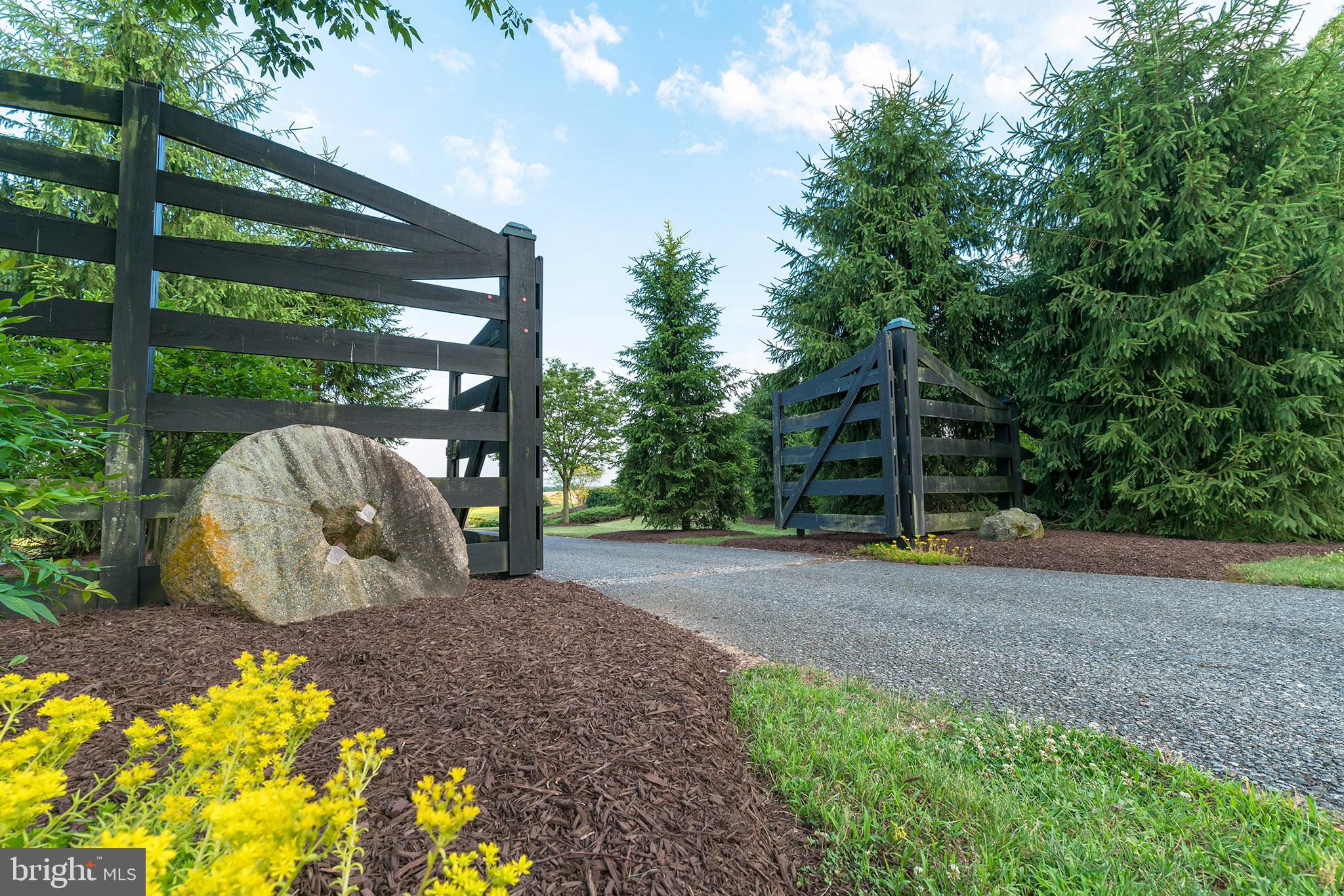 102 JAMESFIELD PLACE LOT 4