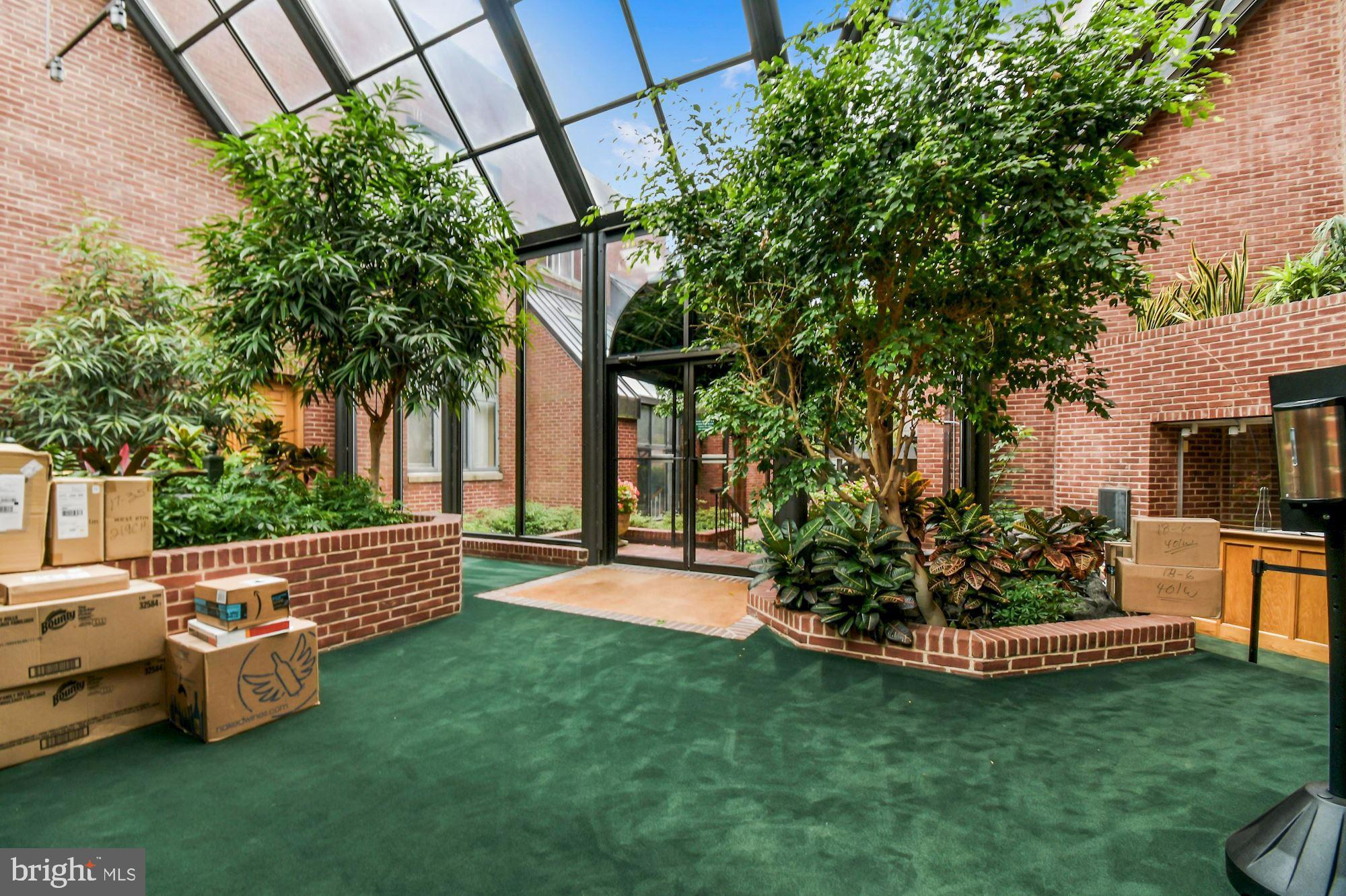 1080 WISCONSIN AVENUE NW 405