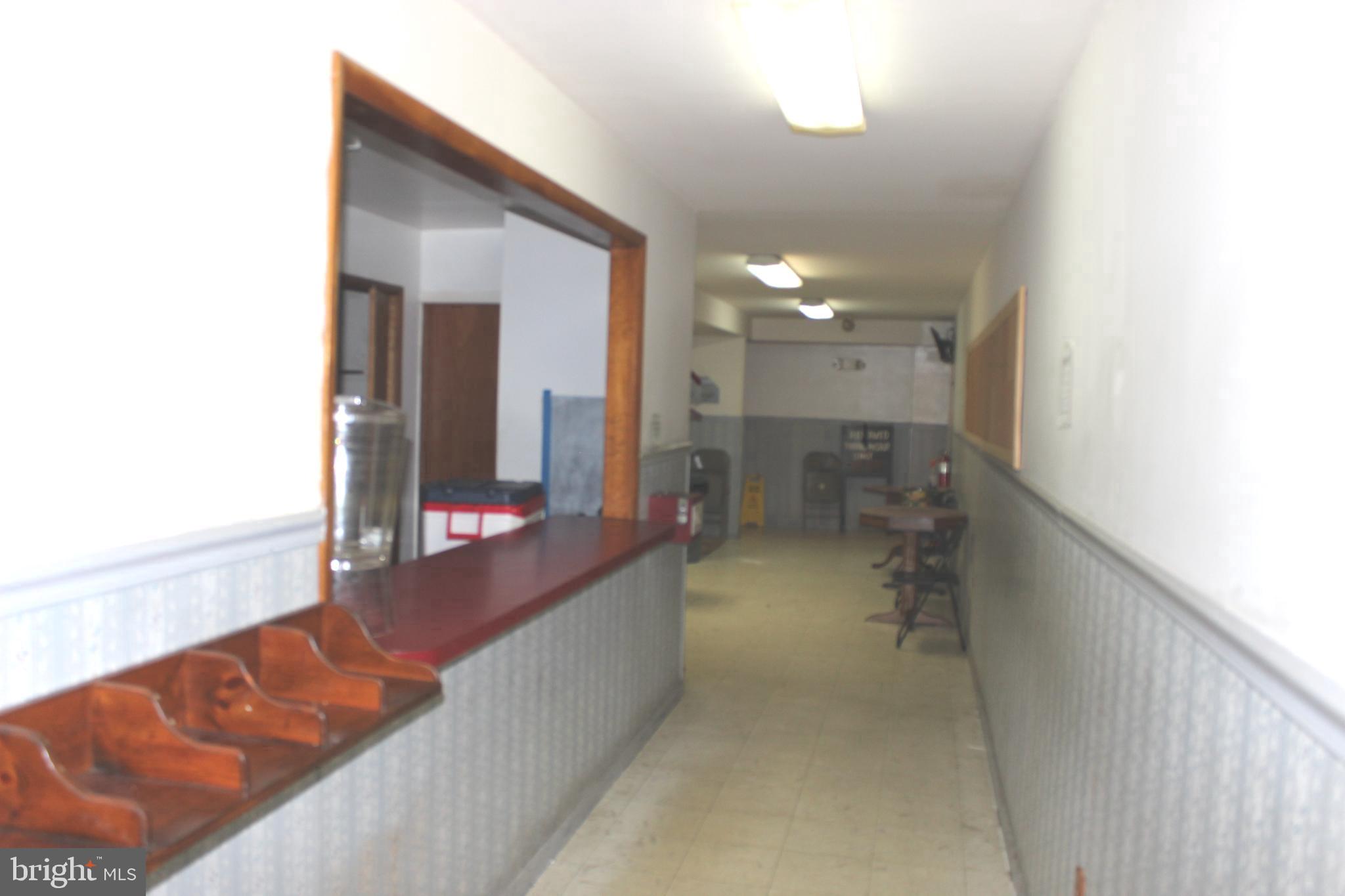 KENSINGTON - Commercial Sale