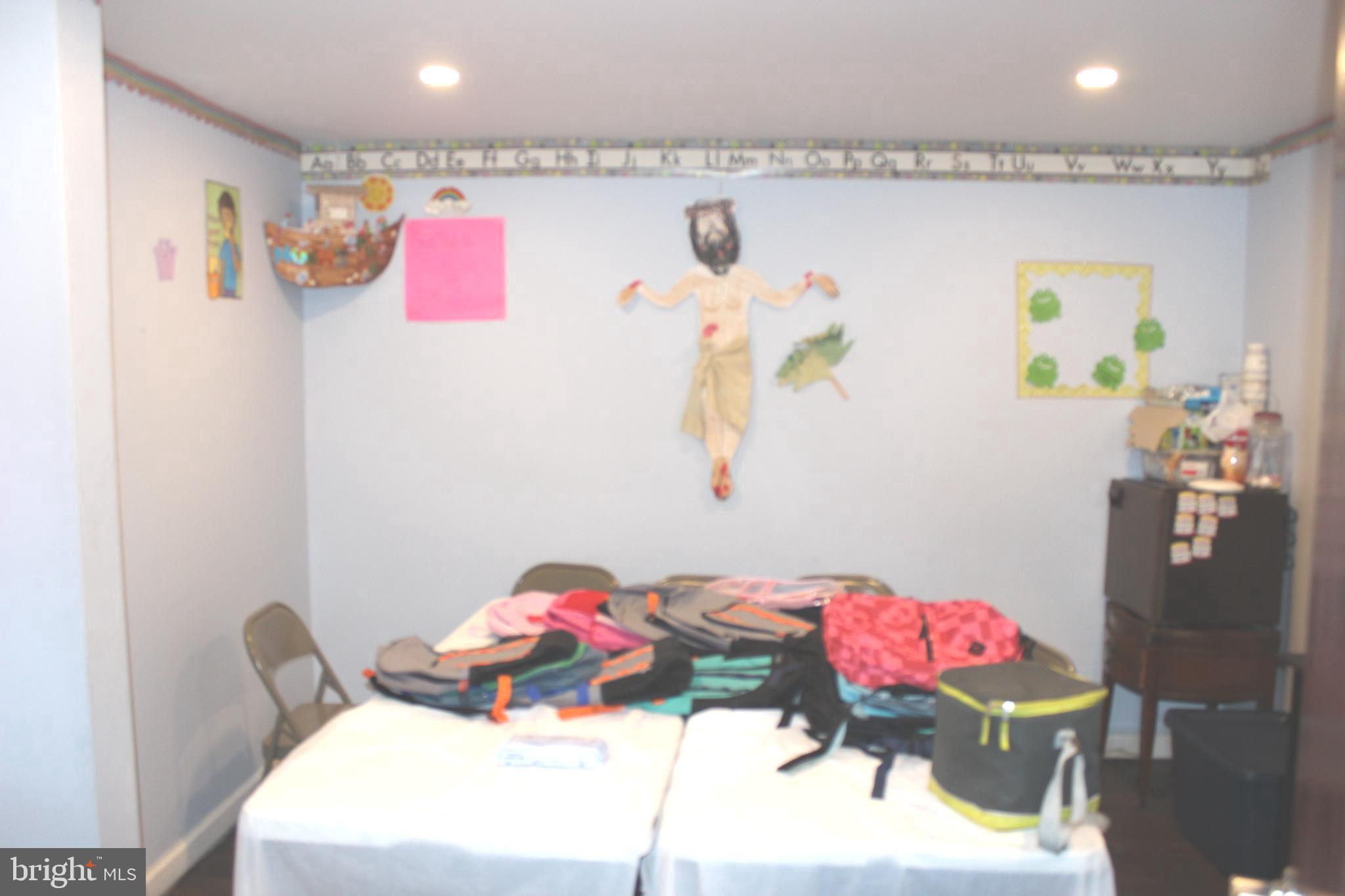 KENSINGTON - Commercial Sale