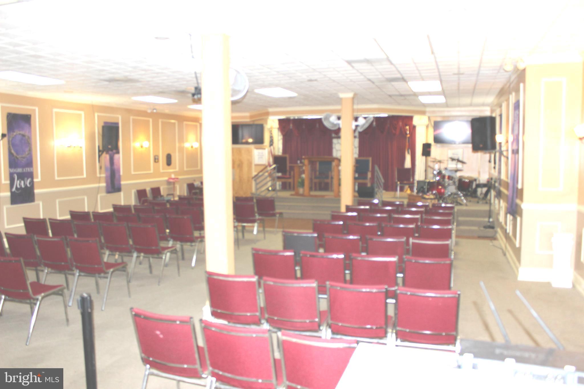 KENSINGTON - Commercial Sale