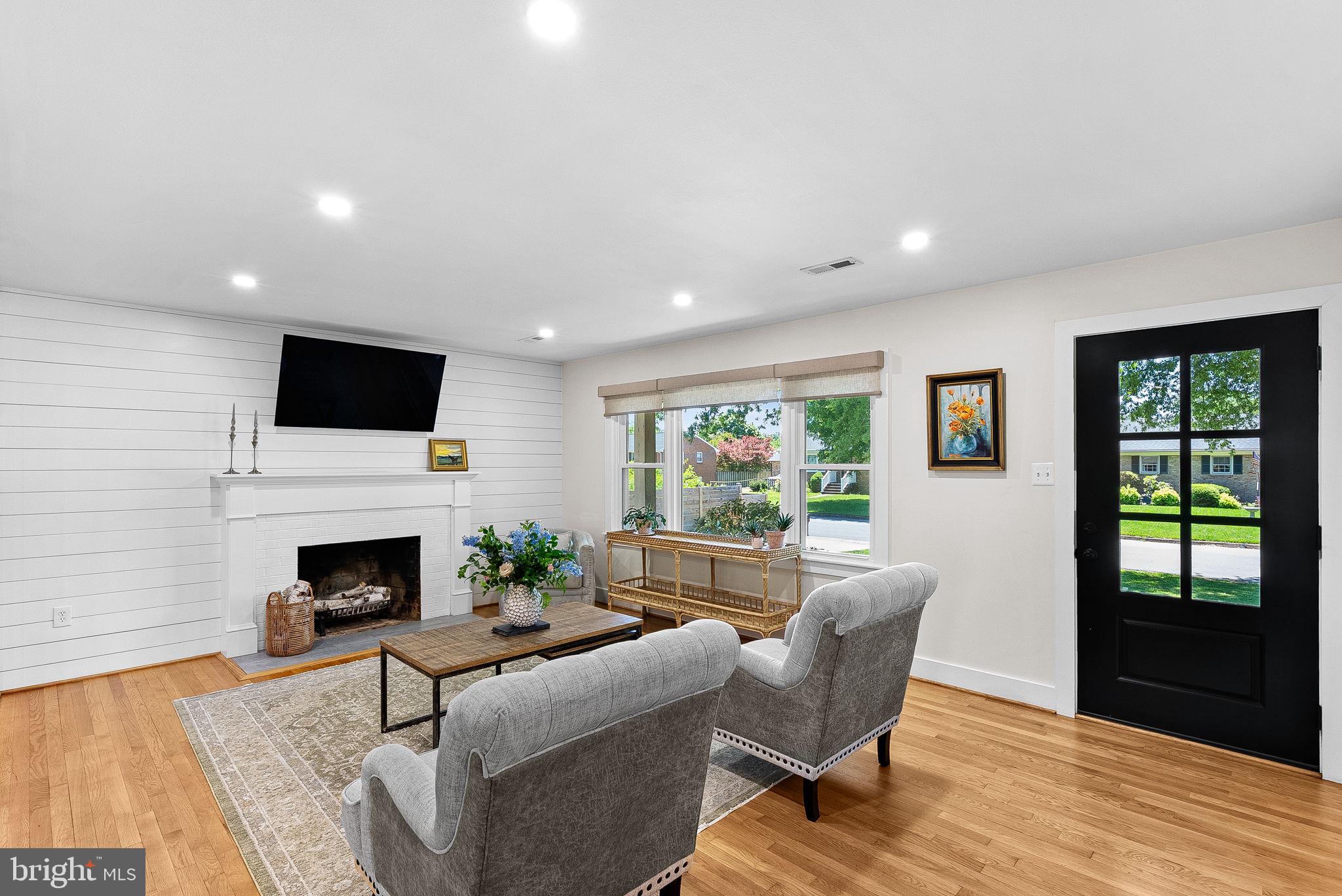 10 HAMILTON TERRACE DRIVE