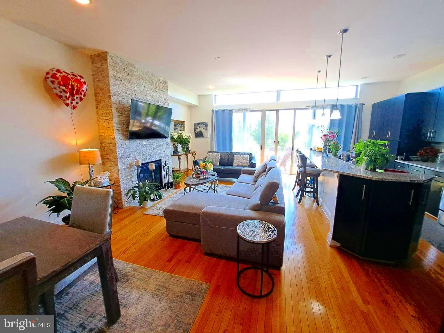 23380 EVENING PRIMROSE SQUARE