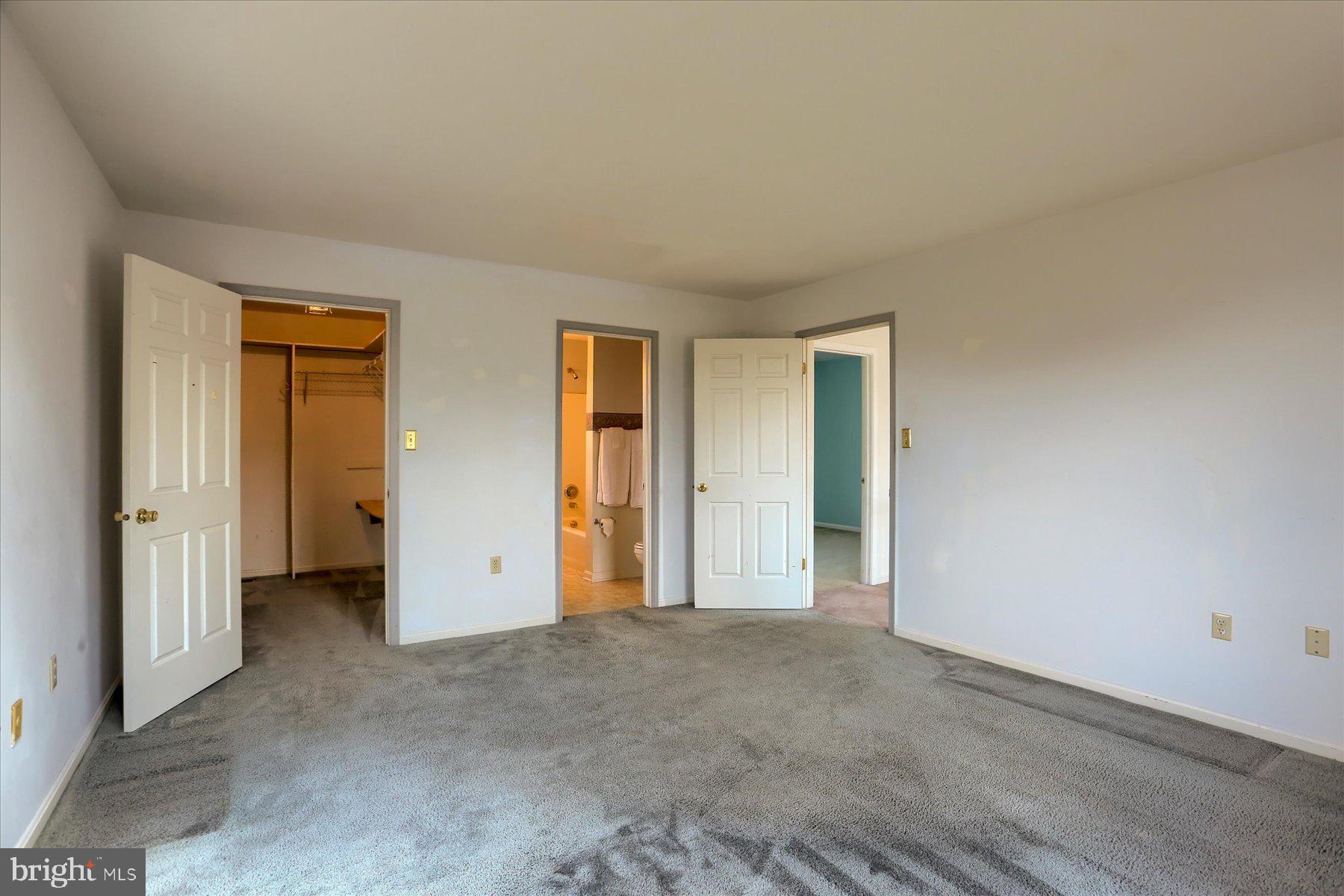 BLUE MEADOW FARMS - Residential