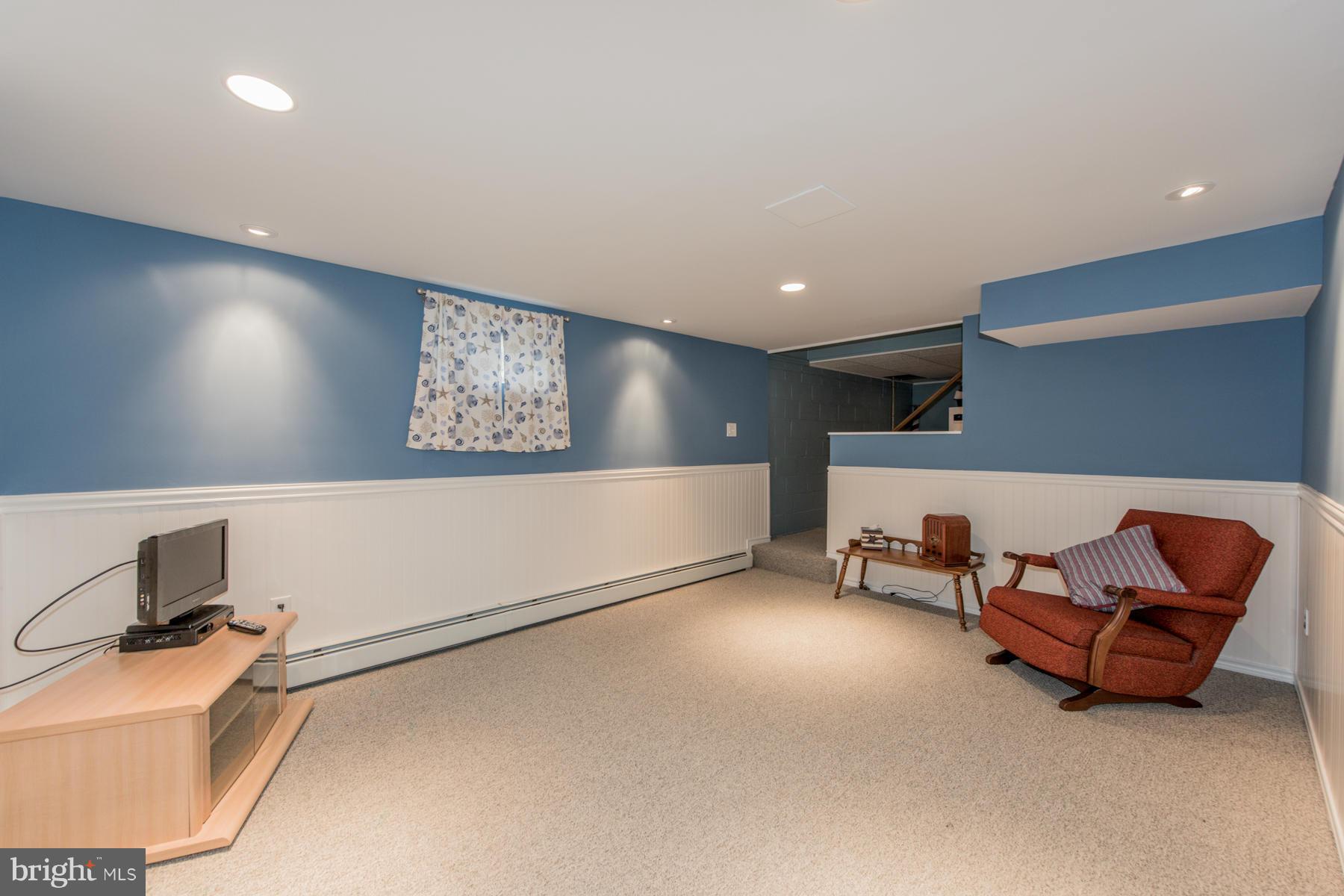 HOWARD HEIGHTS - Residential