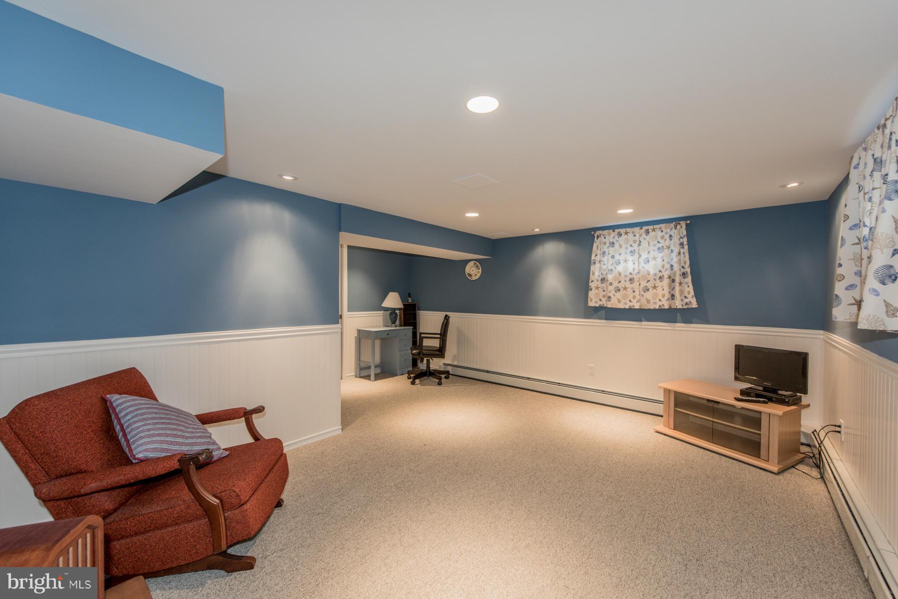 HOWARD HEIGHTS - Residential